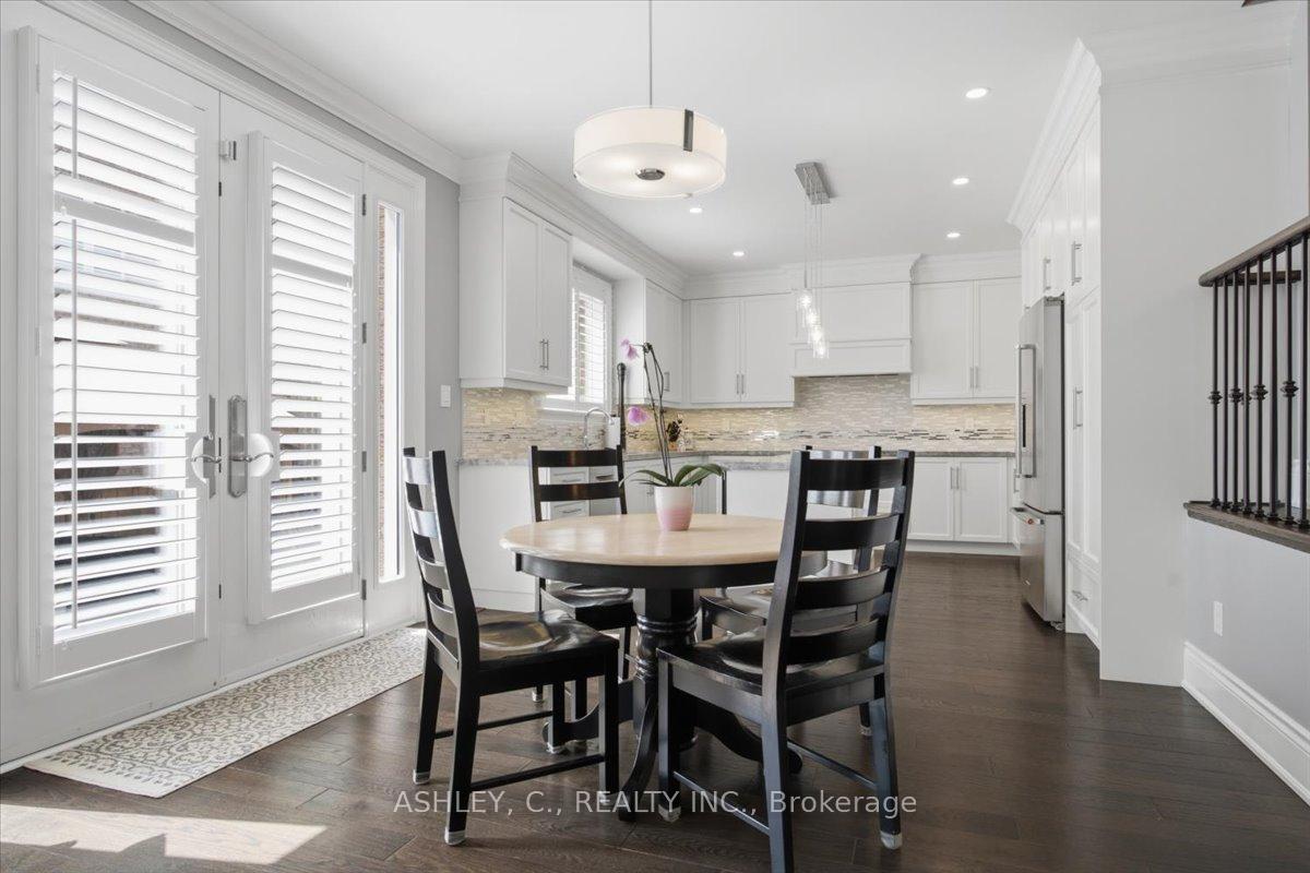 Photo 8 of 2177 Vineland Crescent, Oakville, River Oaks — HOMEH
