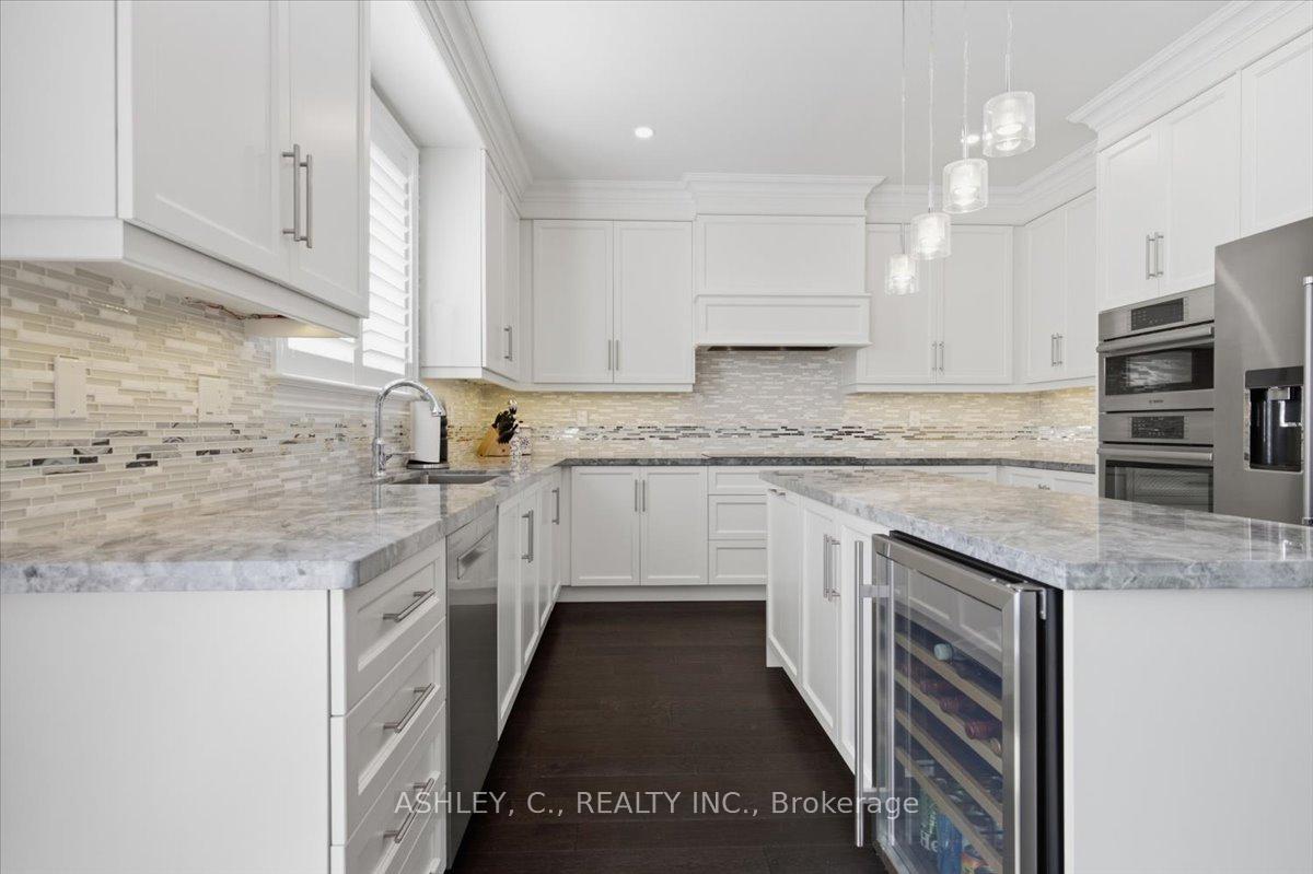 Photo 10 of 2177 Vineland Crescent, Oakville, River Oaks — HOMEH