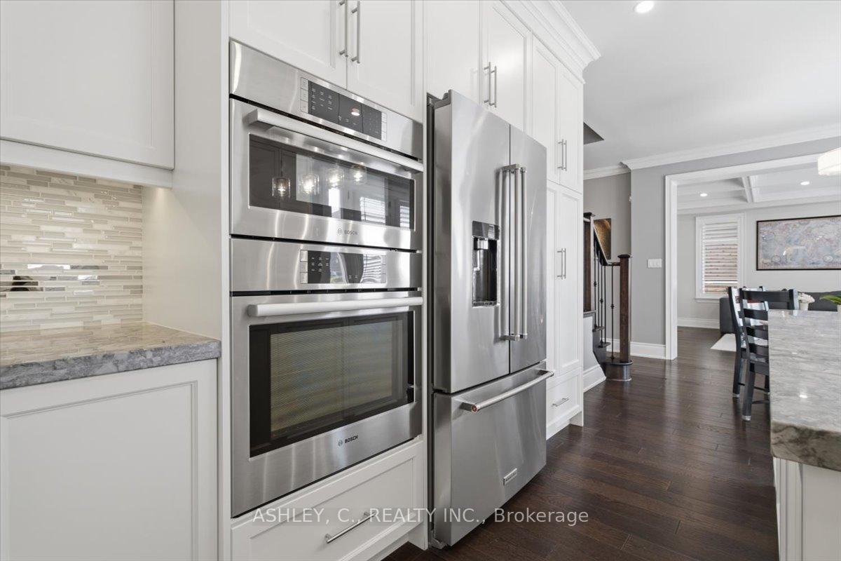 Photo 13 of 2177 Vineland Crescent, Oakville, River Oaks — HOMEH