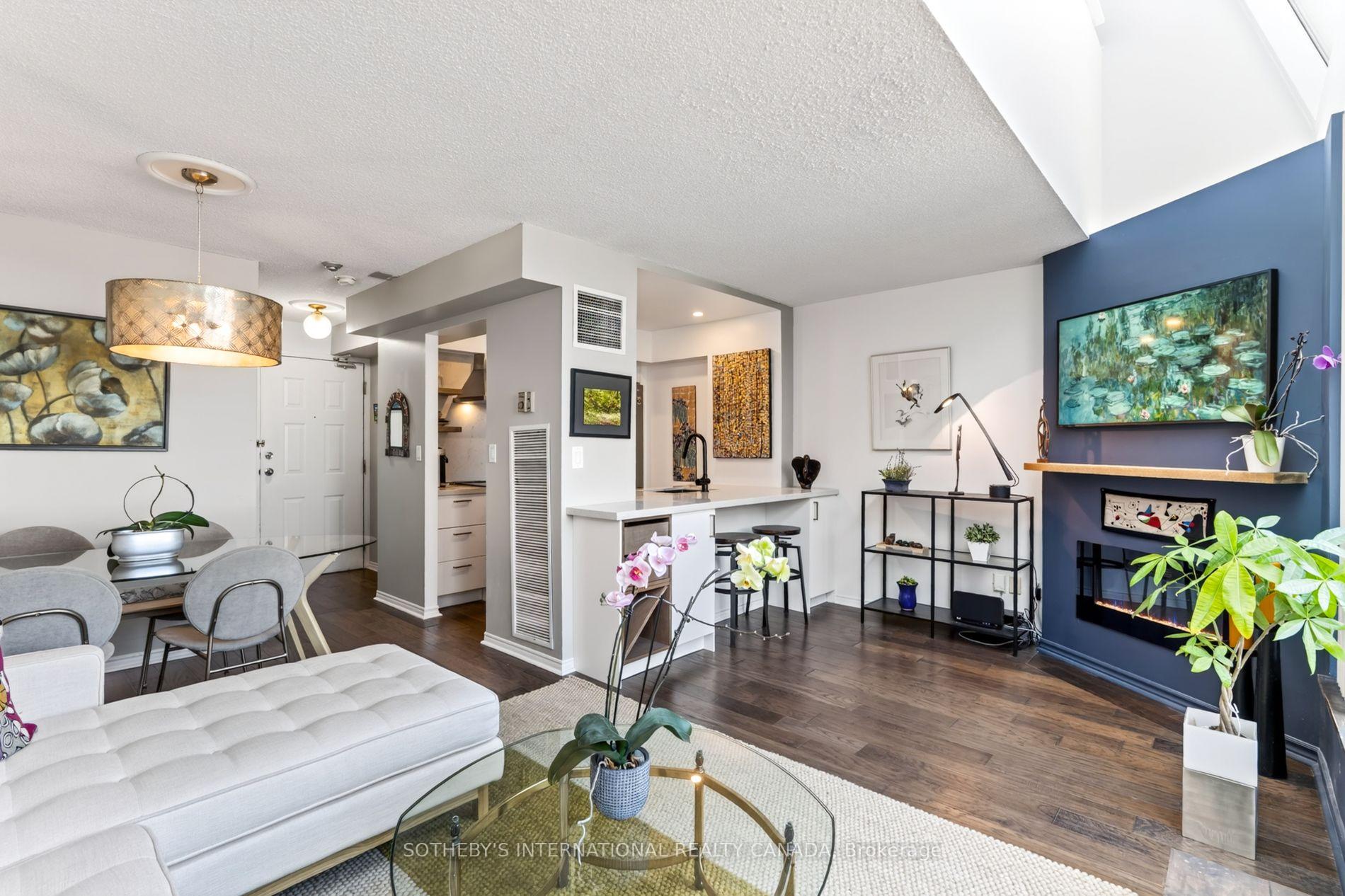 Photo 13 of Unit 907, 222 The Esplanade, Toronto, Waterfront Communities — HOMEH