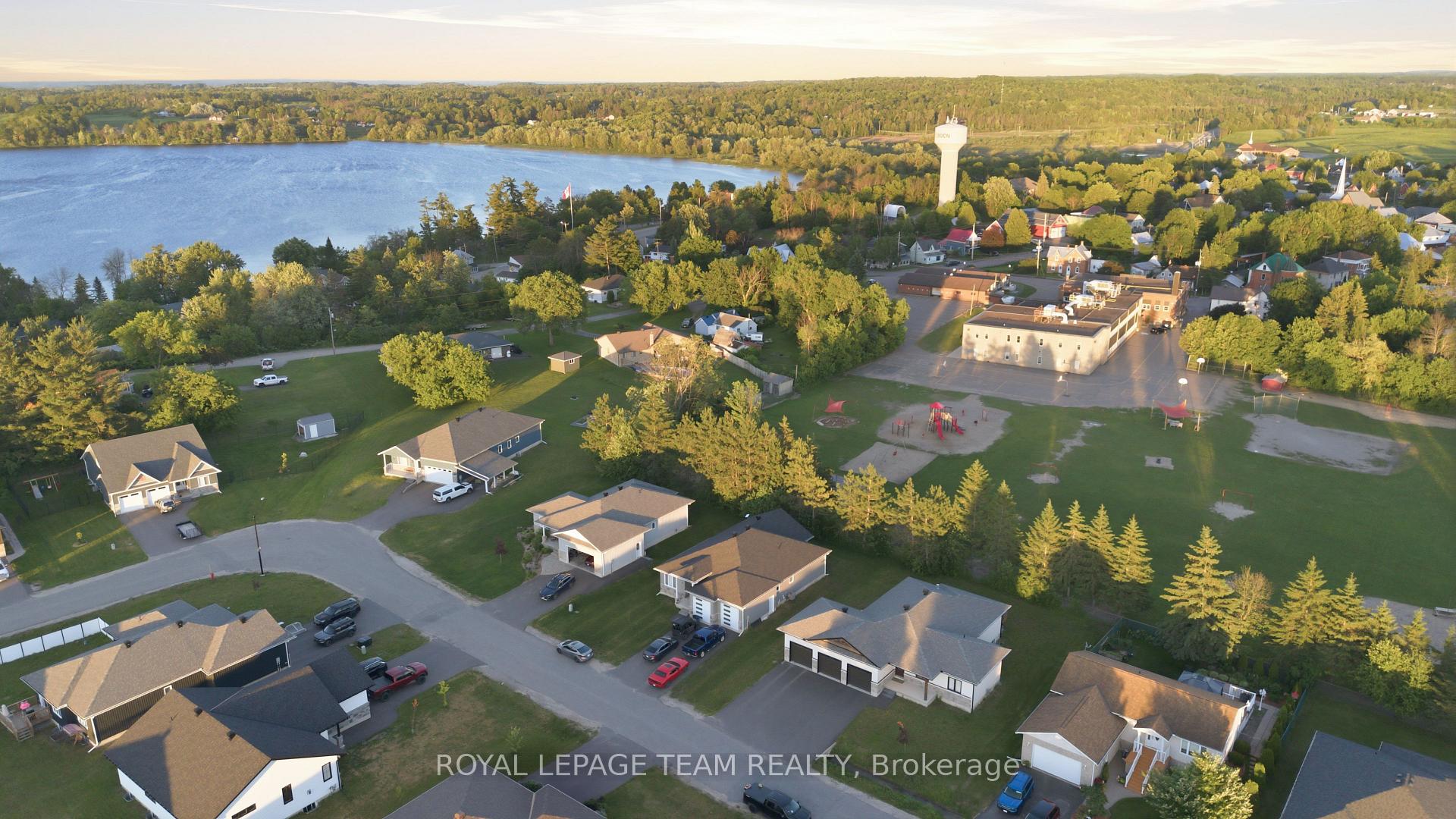 Photo 33 of 13 Morrison Drive, Whitewater Region, Cobden — HOMEH