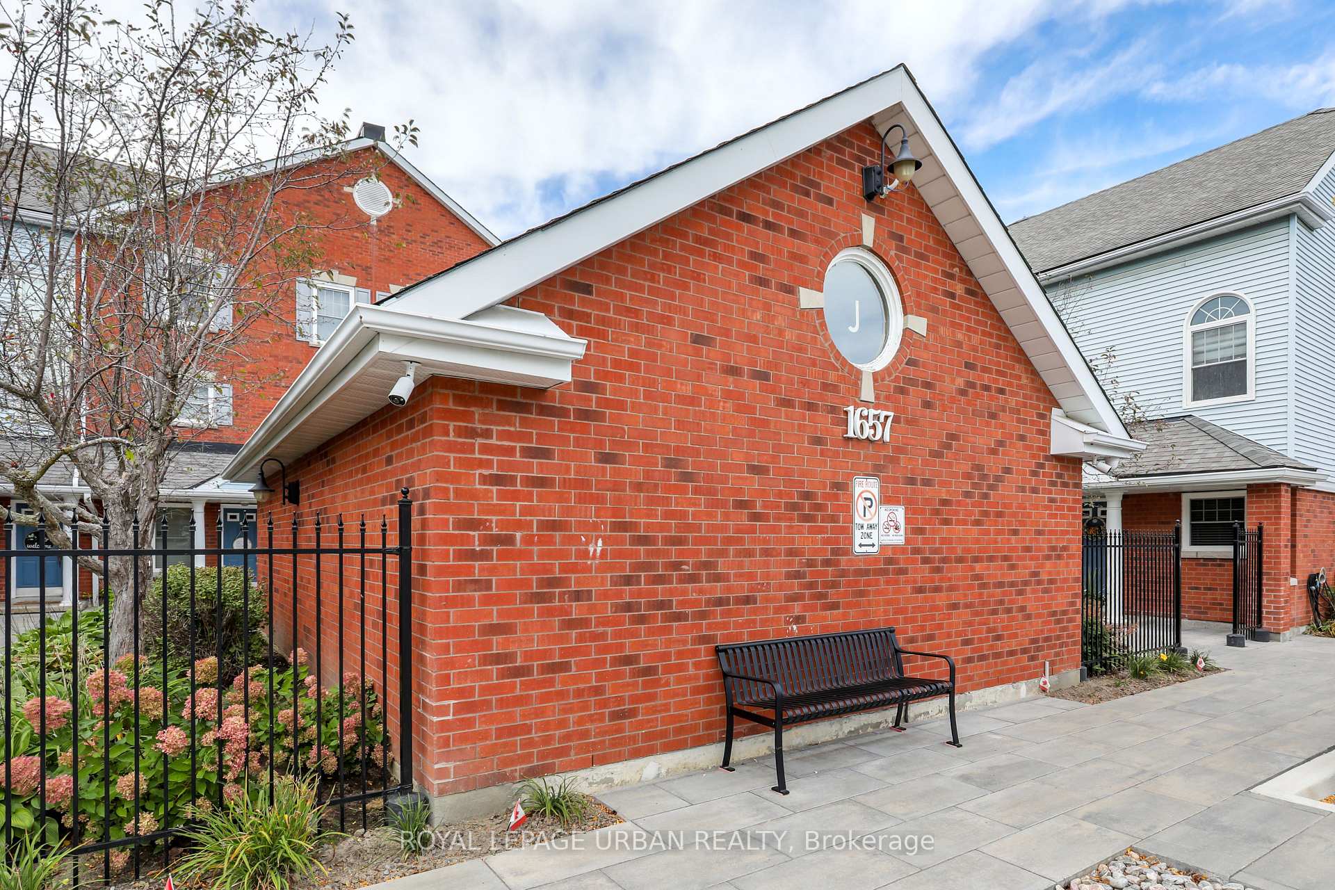 Photo 2 of Unit J1, 1657 Nash Road, Clarington, Courtice — HOMEH