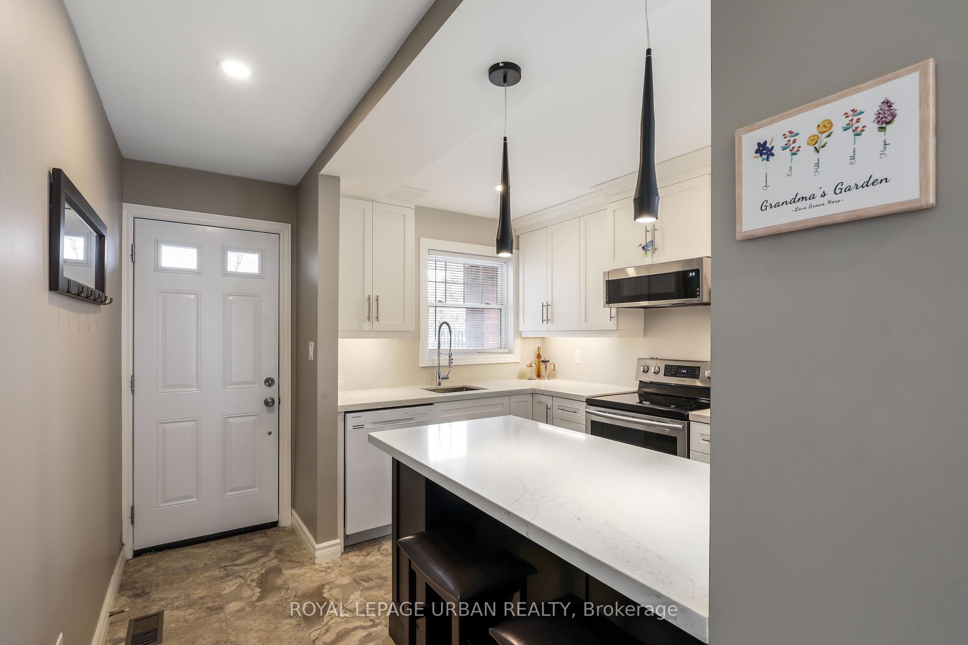 Photo 6 of Unit J1, 1657 Nash Road, Clarington, Courtice — HOMEH