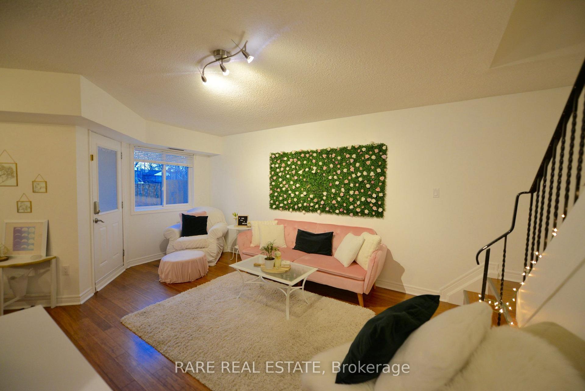 Photo 5 of Unit 112, 2001 Bonnymede Drive, Mississauga, Clarkson — HOMEH