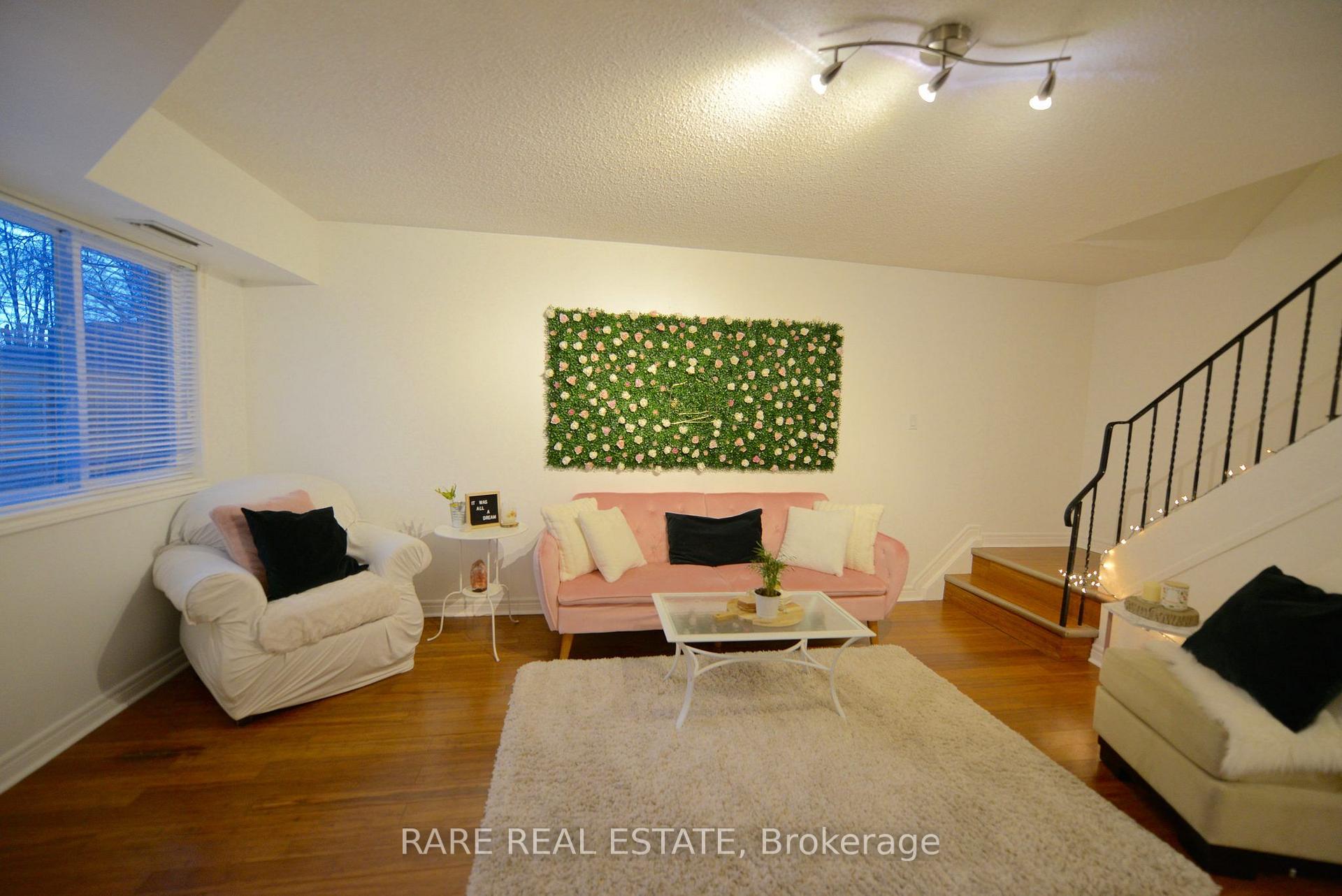 Photo 7 of Unit 112, 2001 Bonnymede Drive, Mississauga, Clarkson — HOMEH