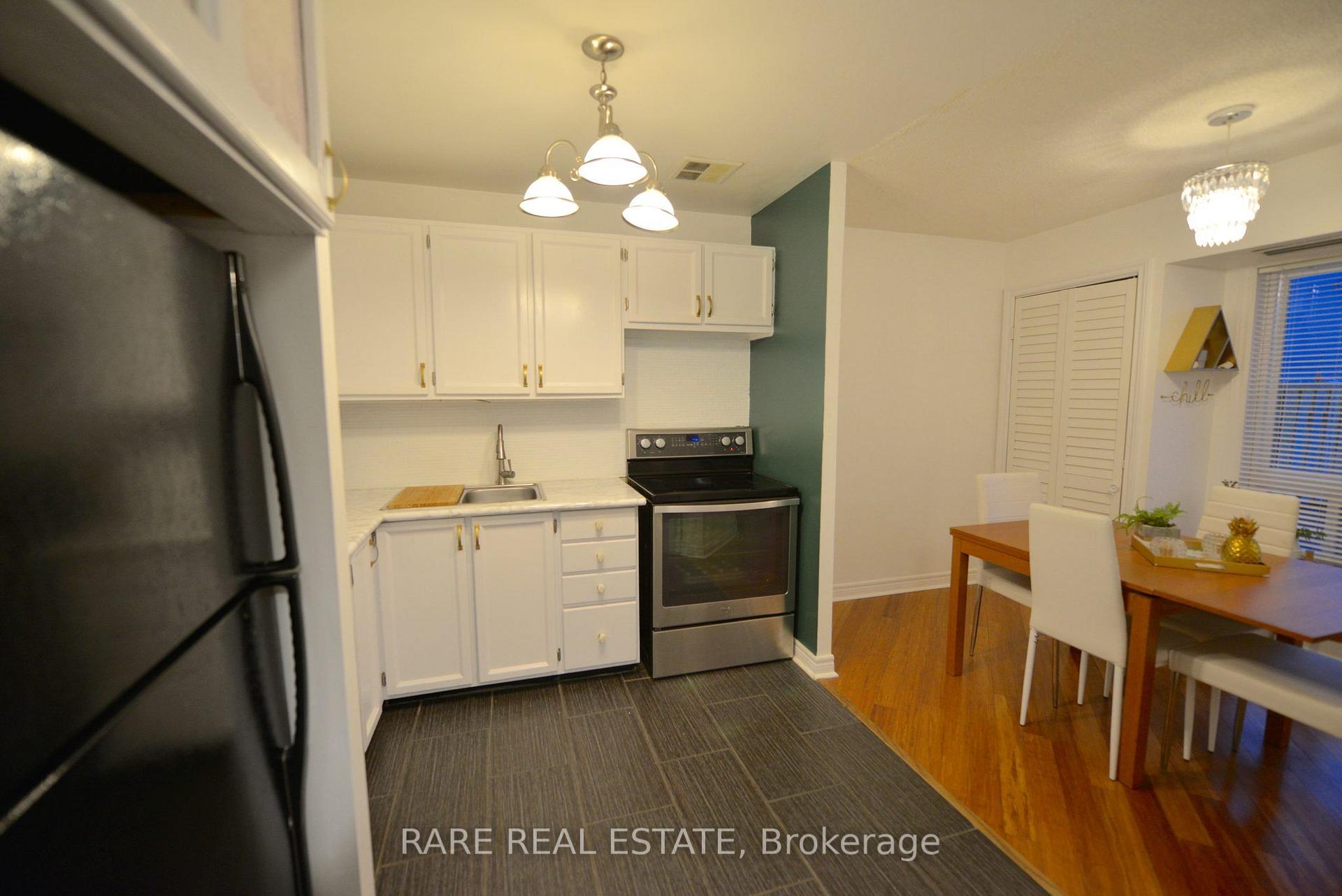 Photo 15 of Unit 112, 2001 Bonnymede Drive, Mississauga, Clarkson — HOMEH