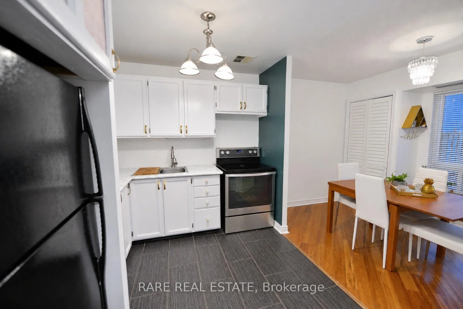 Photo 16 of Unit 112, 2001 Bonnymede Drive, Mississauga, Clarkson — HOMEH