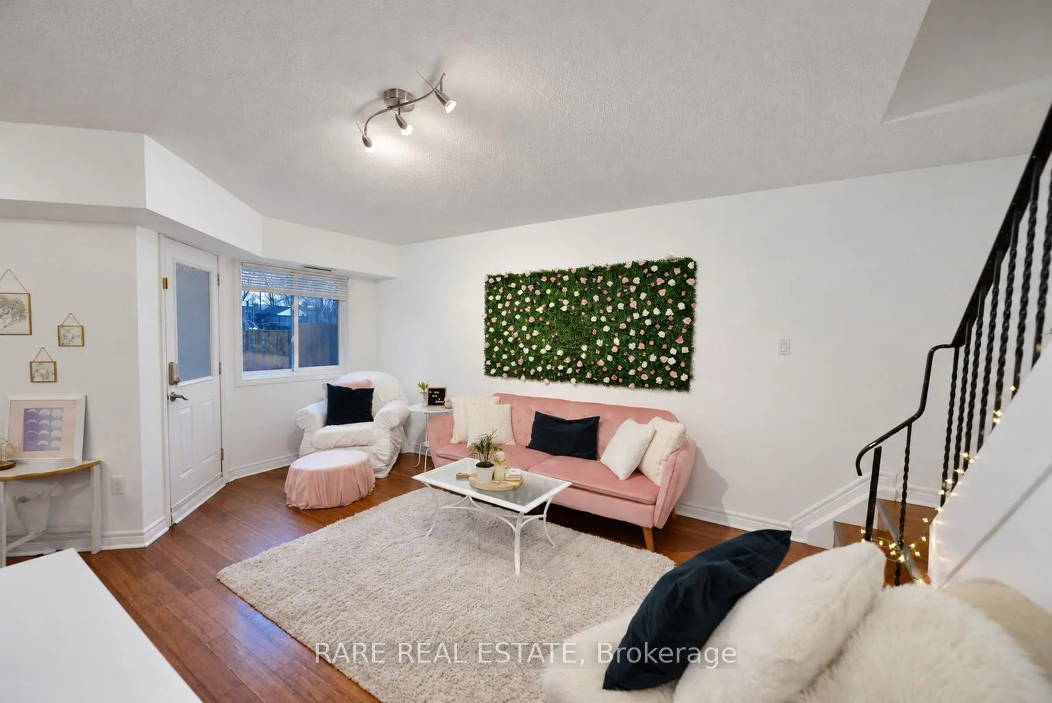 Photo 8 of Unit 112, 2001 Bonnymede Drive, Mississauga, Clarkson — HOMEH