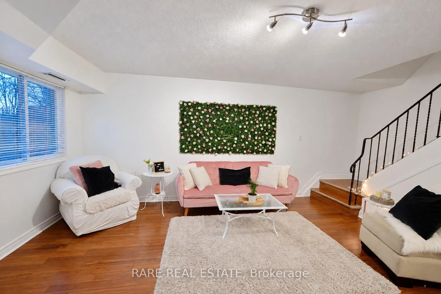 Photo 6 of Unit 112, 2001 Bonnymede Drive, Mississauga, Clarkson — HOMEH