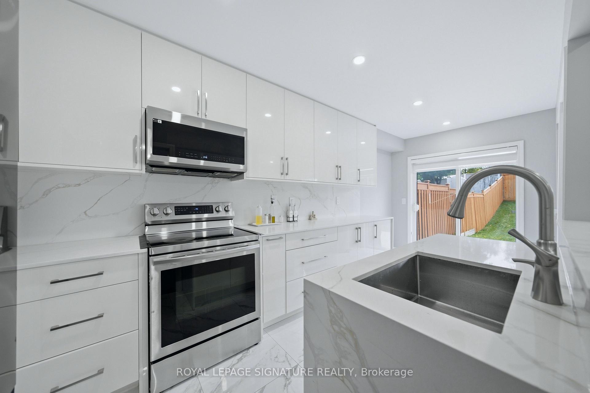 Photo 16 of 72 Tarquini Crescent, Caledon, Bolton West — HOMEH