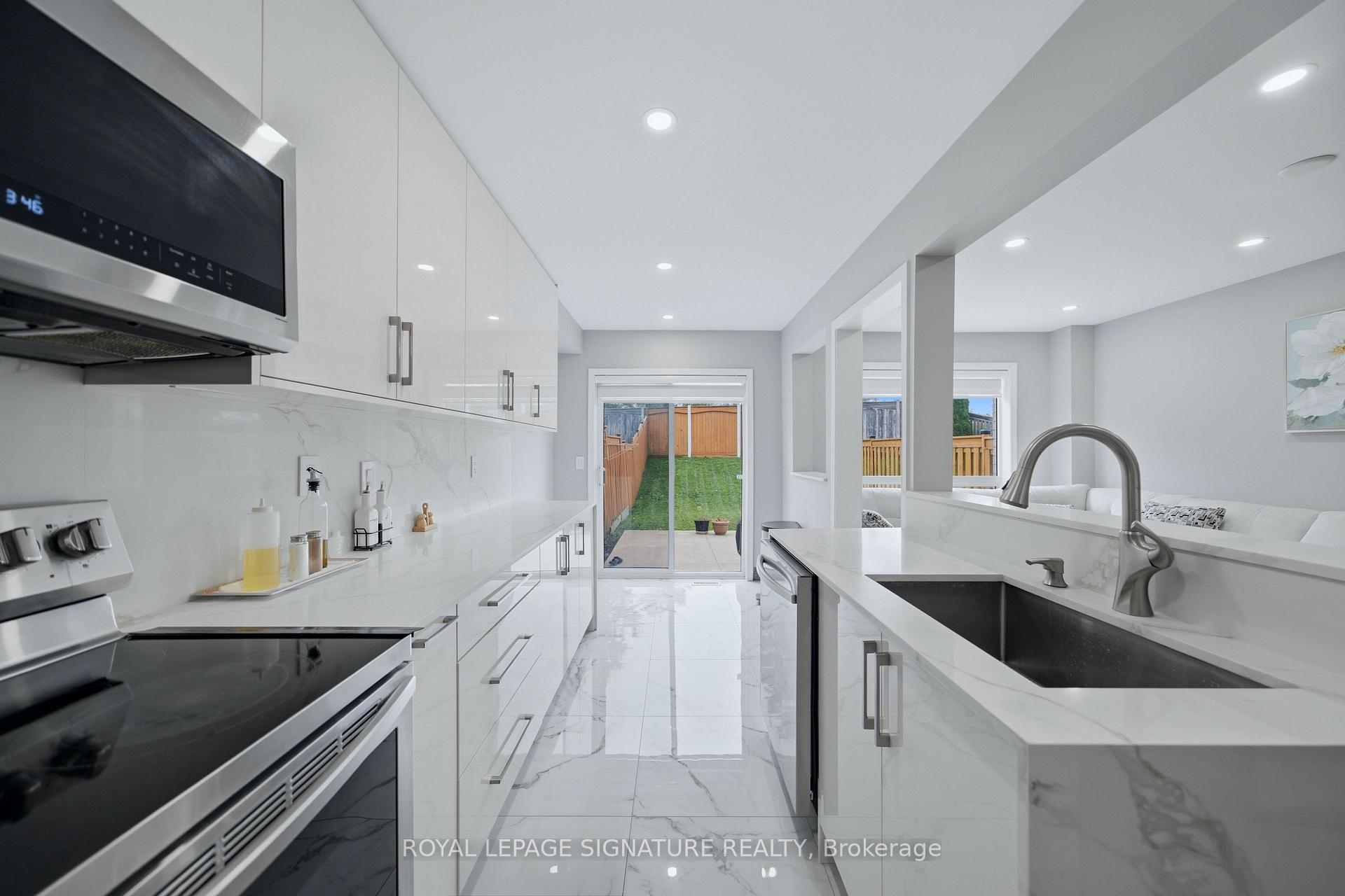Photo 17 of 72 Tarquini Crescent, Caledon, Bolton West — HOMEH
