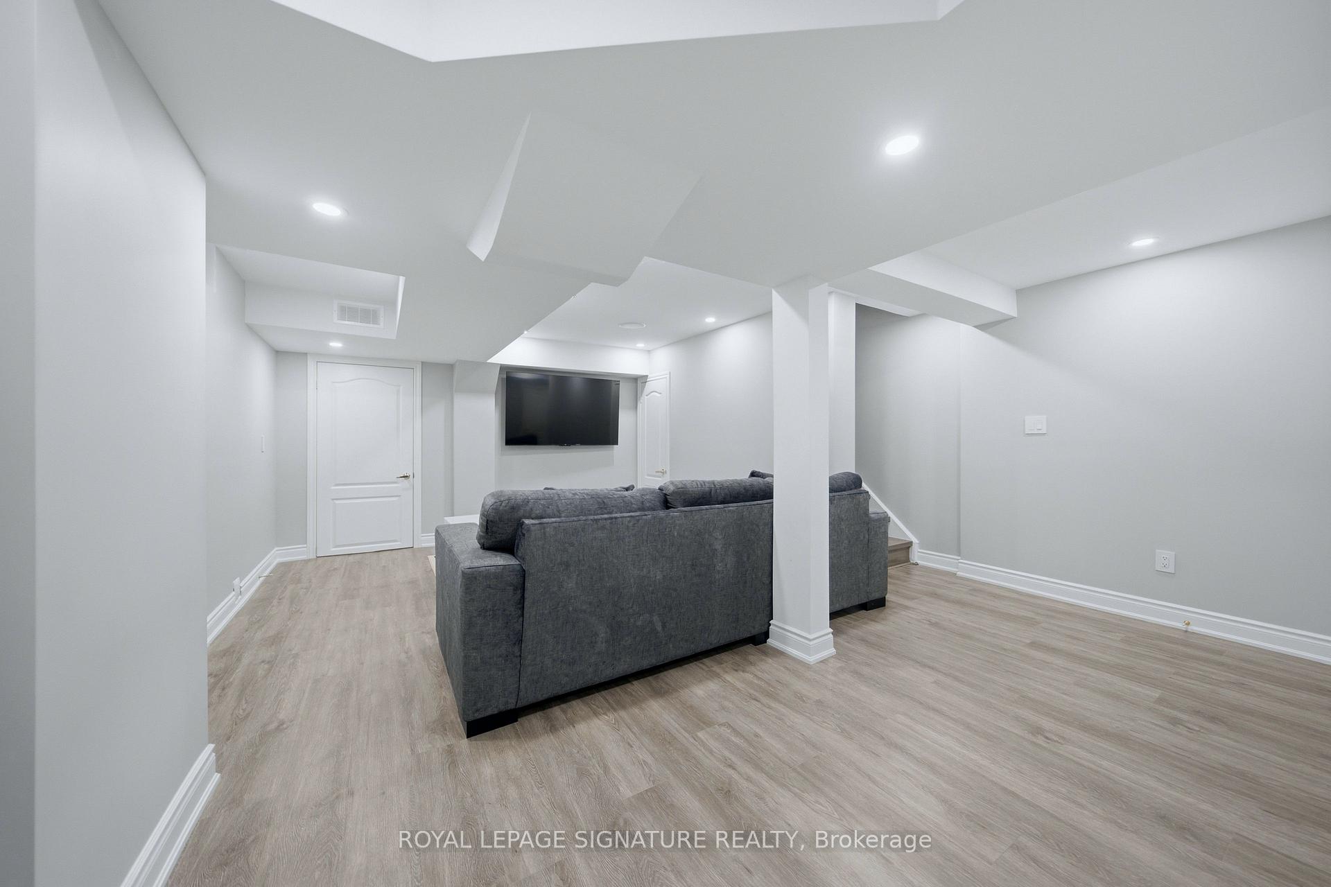Photo 41 of 72 Tarquini Crescent, Caledon, Bolton West — HOMEH