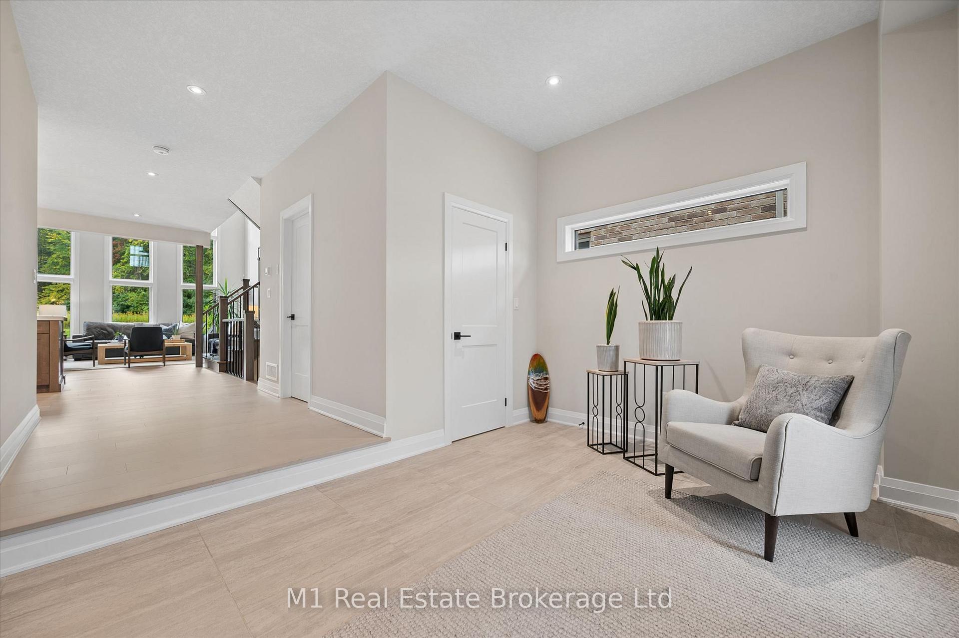Photo 5 of 545 Bridgemill Crescent, Kitchener, Grand River South — HOMEH