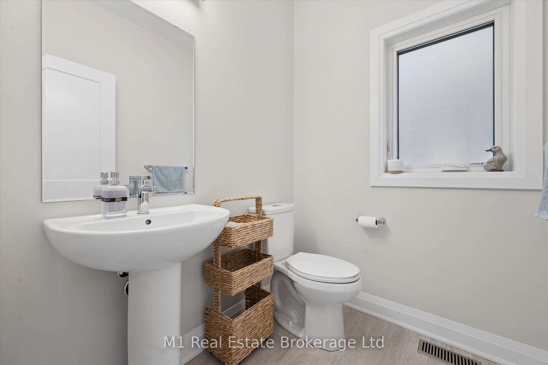 Photo 17 of 545 Bridgemill Crescent, Kitchener, Grand River South — HOMEH