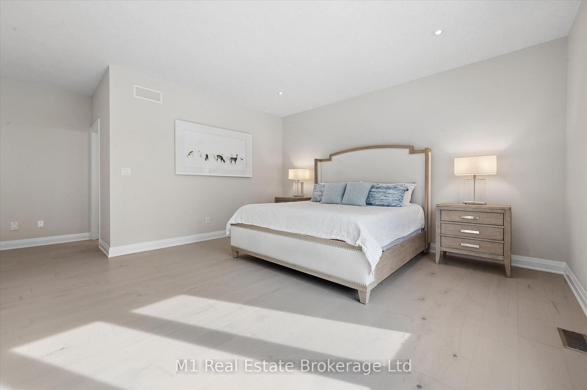 Photo 33 of 545 Bridgemill Crescent, Kitchener, Grand River South — HOMEH