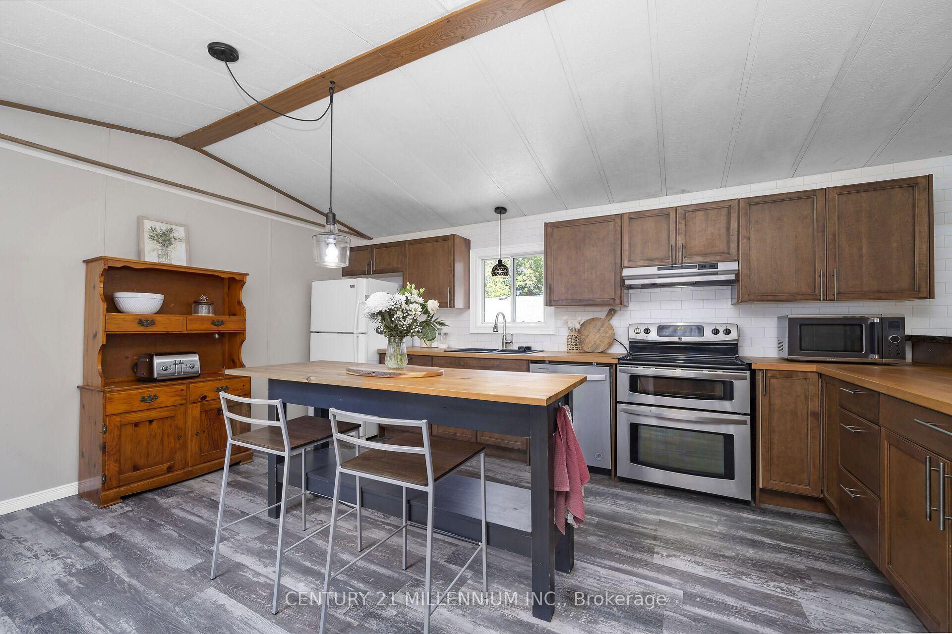 Photo 11 of 10 Park Boulevard, Erin — HOMEH