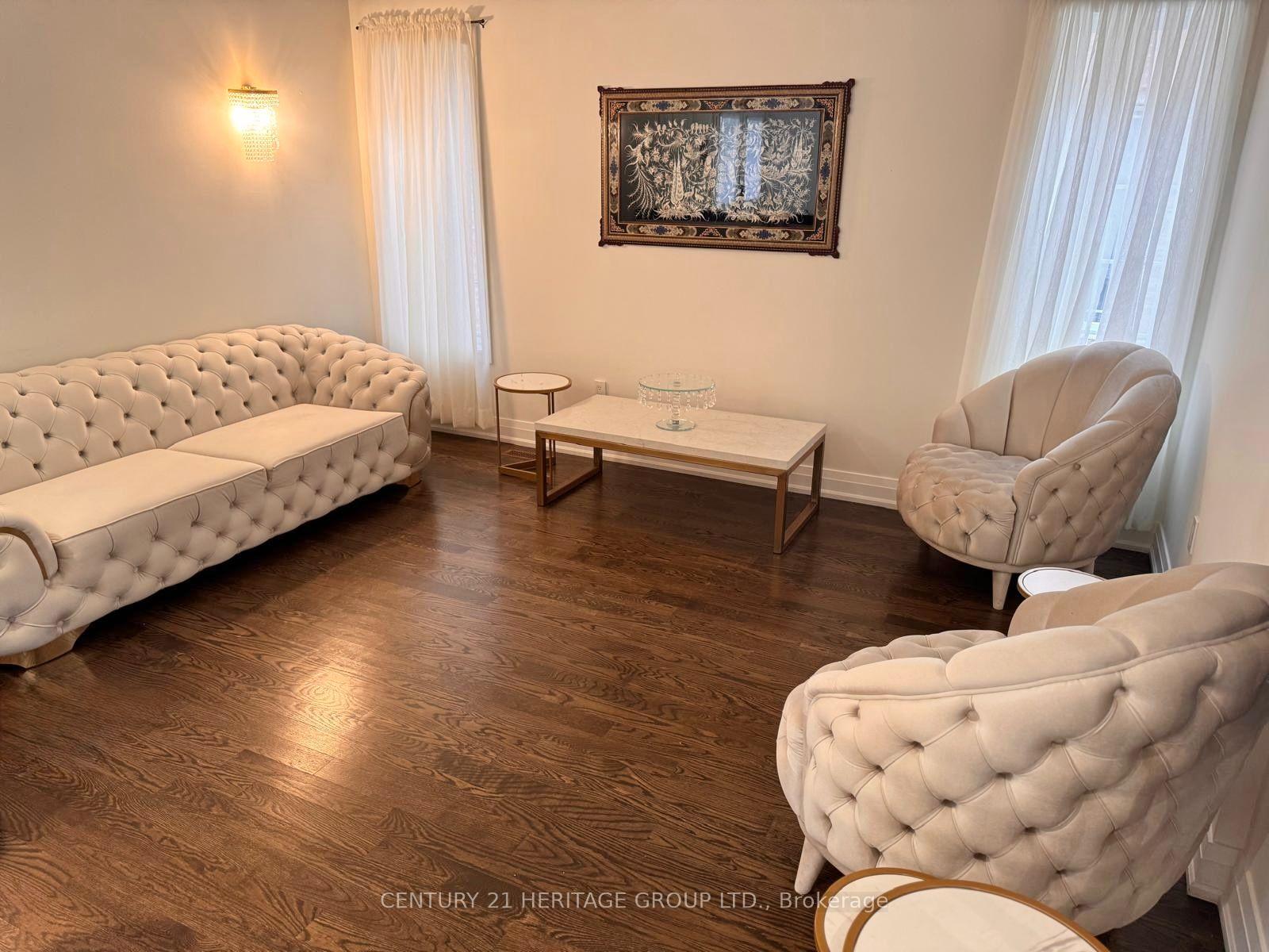 Photo 4 of 82 Raintree Crescent, Richmond Hill, Oak Ridges — HOMEH