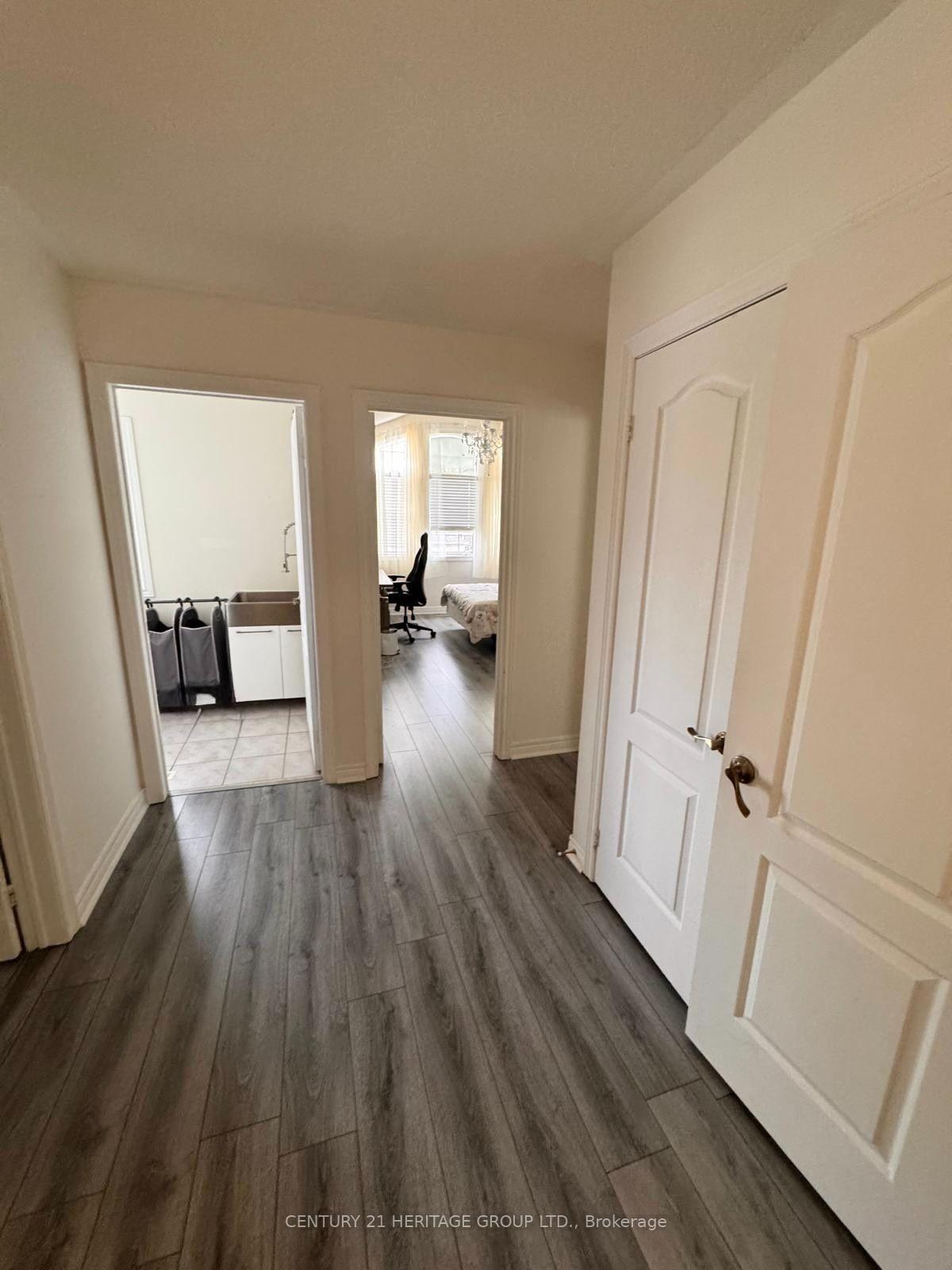 Photo 10 of 82 Raintree Crescent, Richmond Hill, Oak Ridges — HOMEH