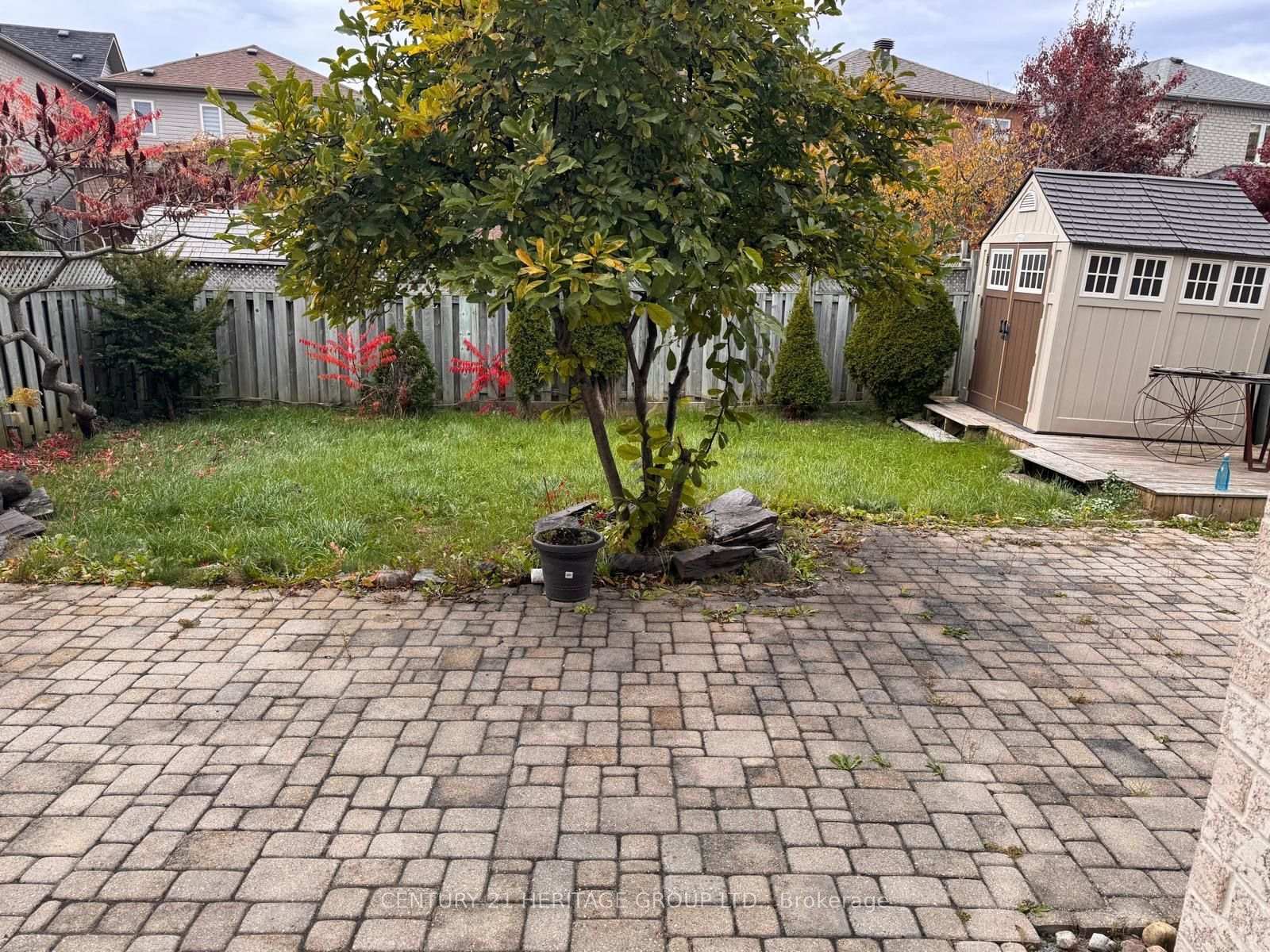 Photo 18 of 82 Raintree Crescent, Richmond Hill, Oak Ridges — HOMEH