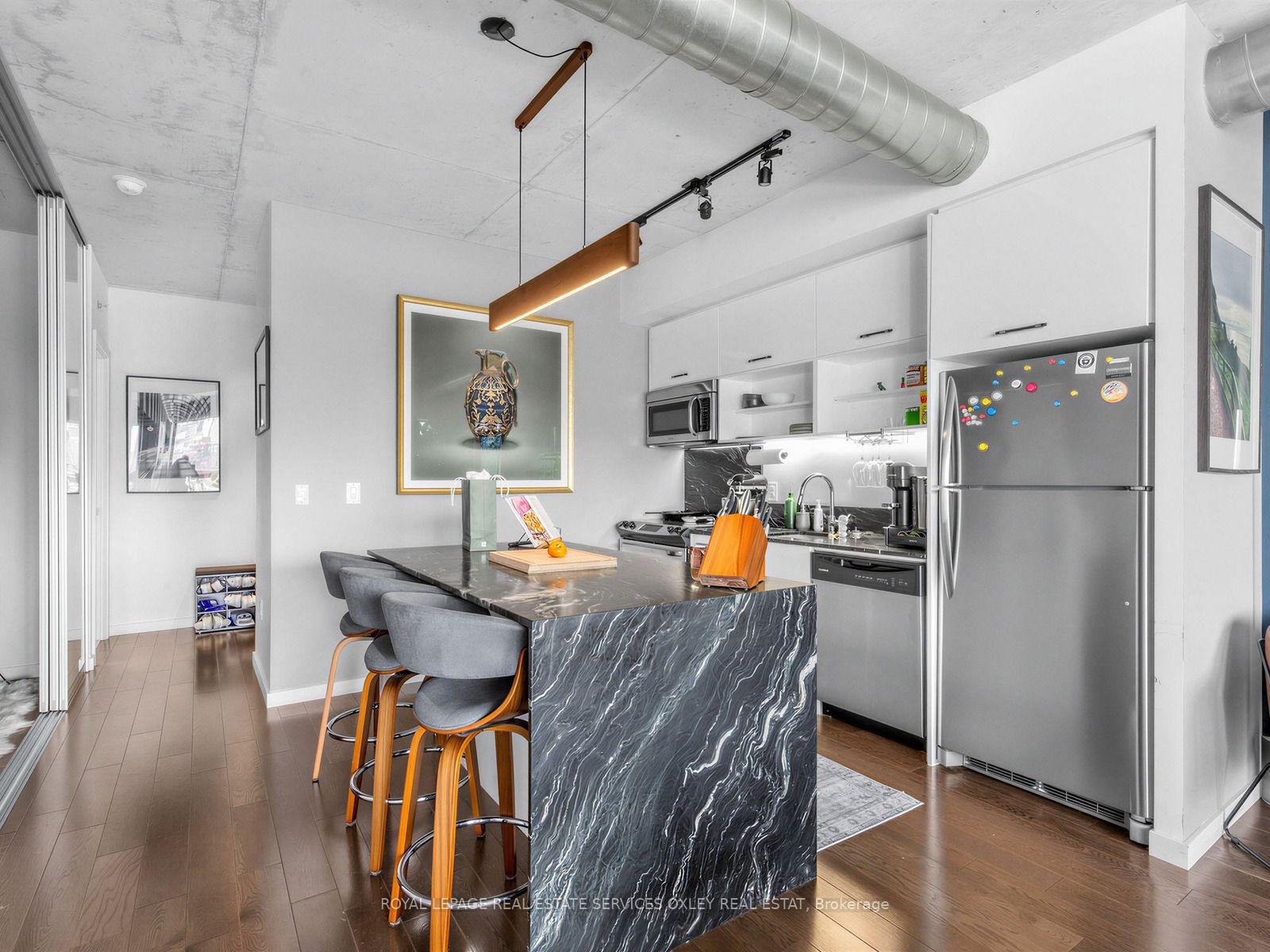 Photo 4 of Unit 1010, 32 Trolley Crescent, Toronto, Moss Park — HOMEH