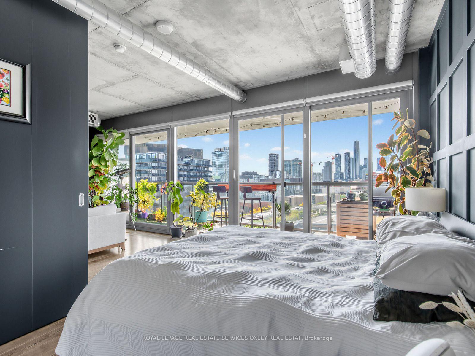 Photo 6 of Unit 1010, 32 Trolley Crescent, Toronto, Moss Park — HOMEH