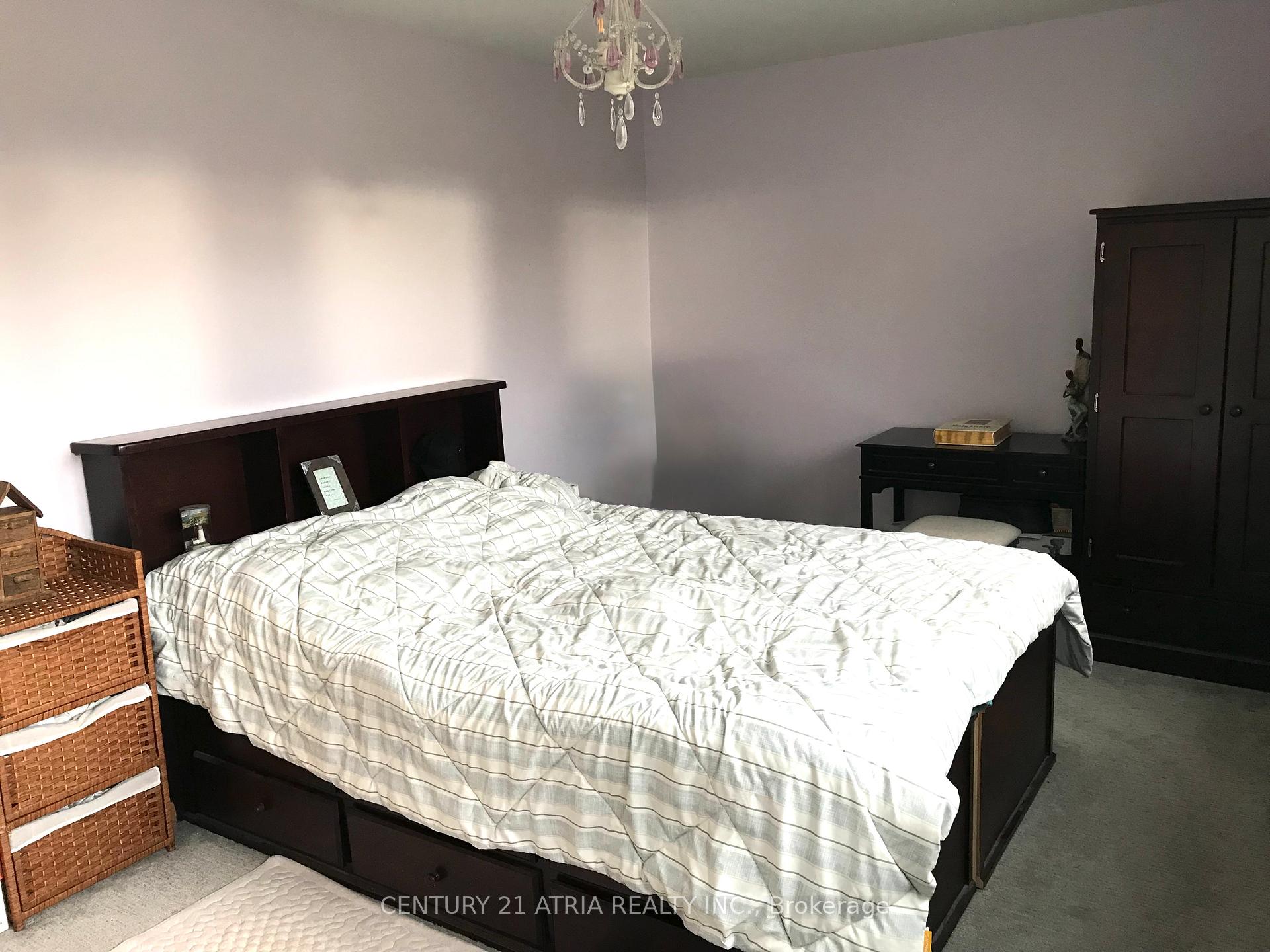 Photo 10 of 38 Henderson Drive, Aurora, Aurora Highlands — HOMEH