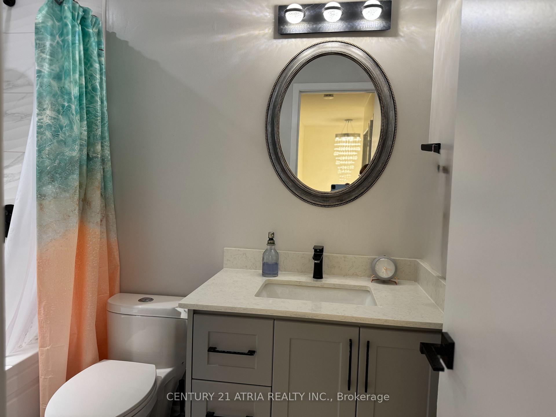 Photo 16 of 38 Henderson Drive, Aurora, Aurora Highlands — HOMEH