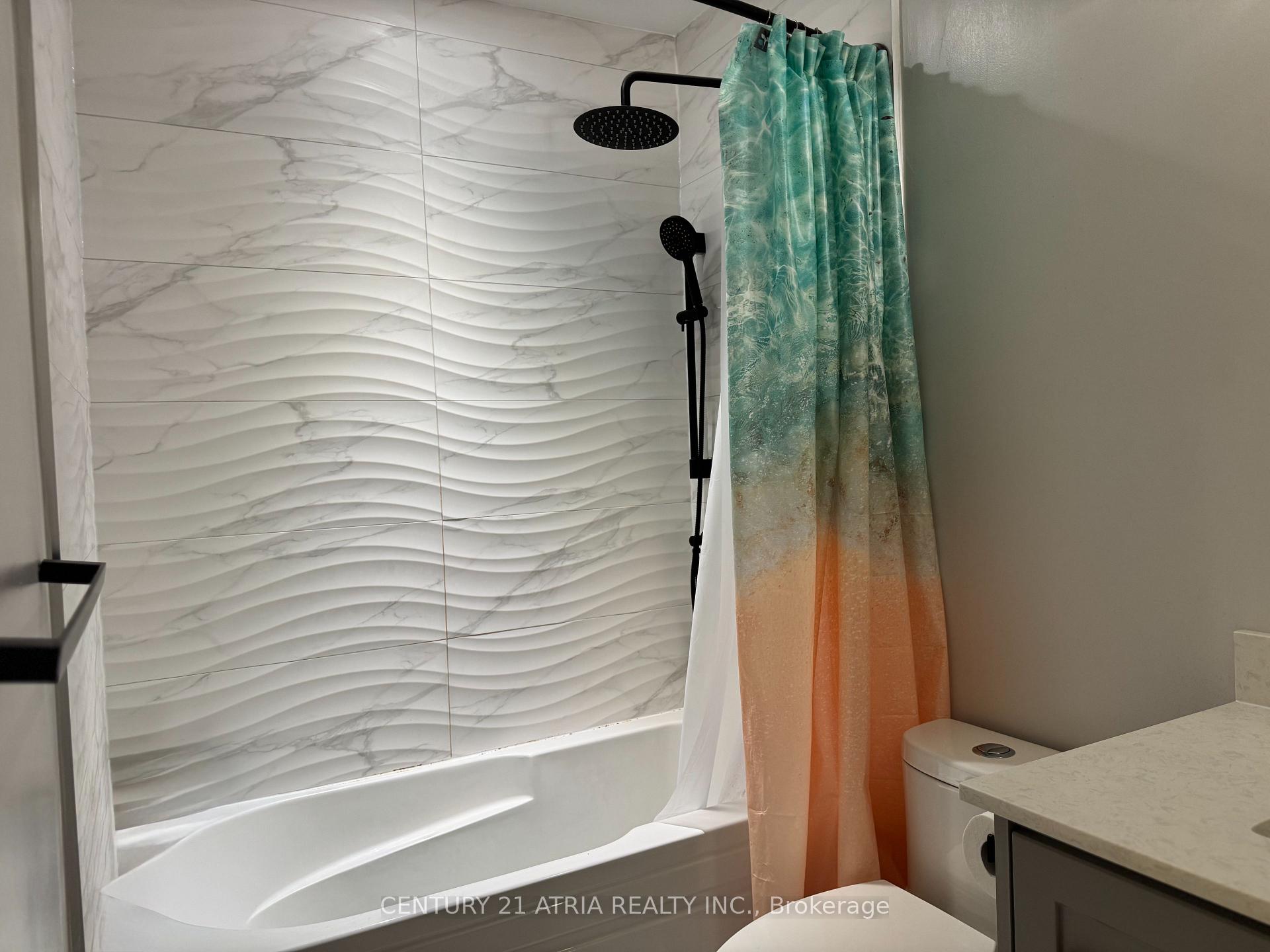 Photo 17 of 38 Henderson Drive, Aurora, Aurora Highlands — HOMEH