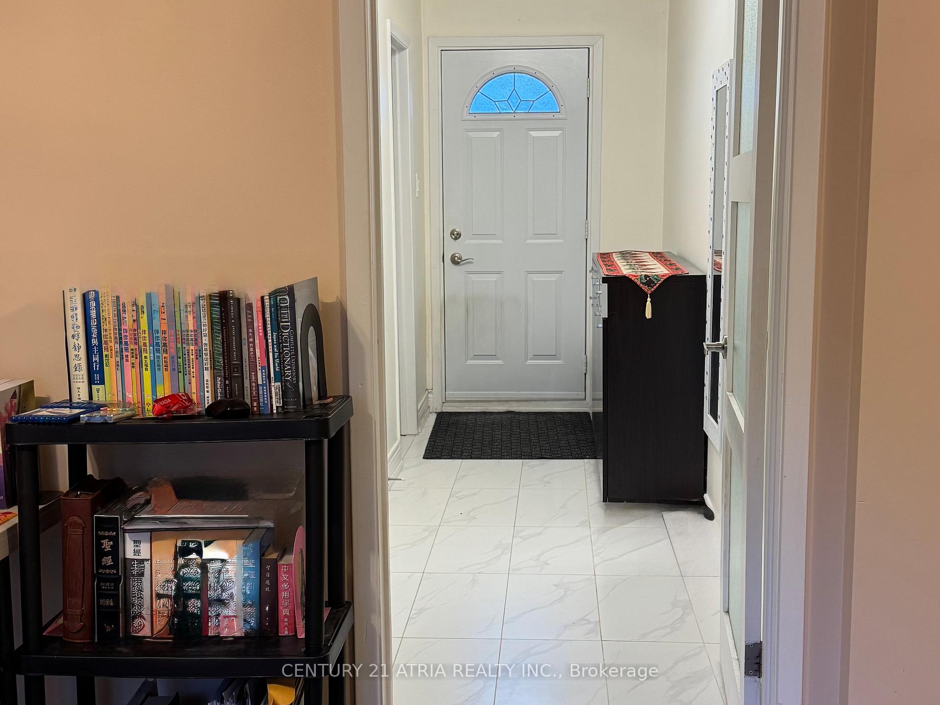 Photo 20 of 38 Henderson Drive, Aurora, Aurora Highlands — HOMEH
