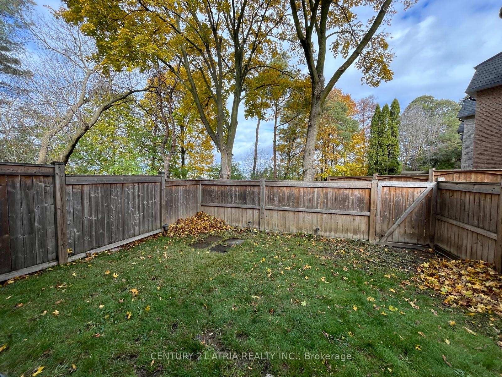Photo 21 of 38 Henderson Drive, Aurora, Aurora Highlands — HOMEH