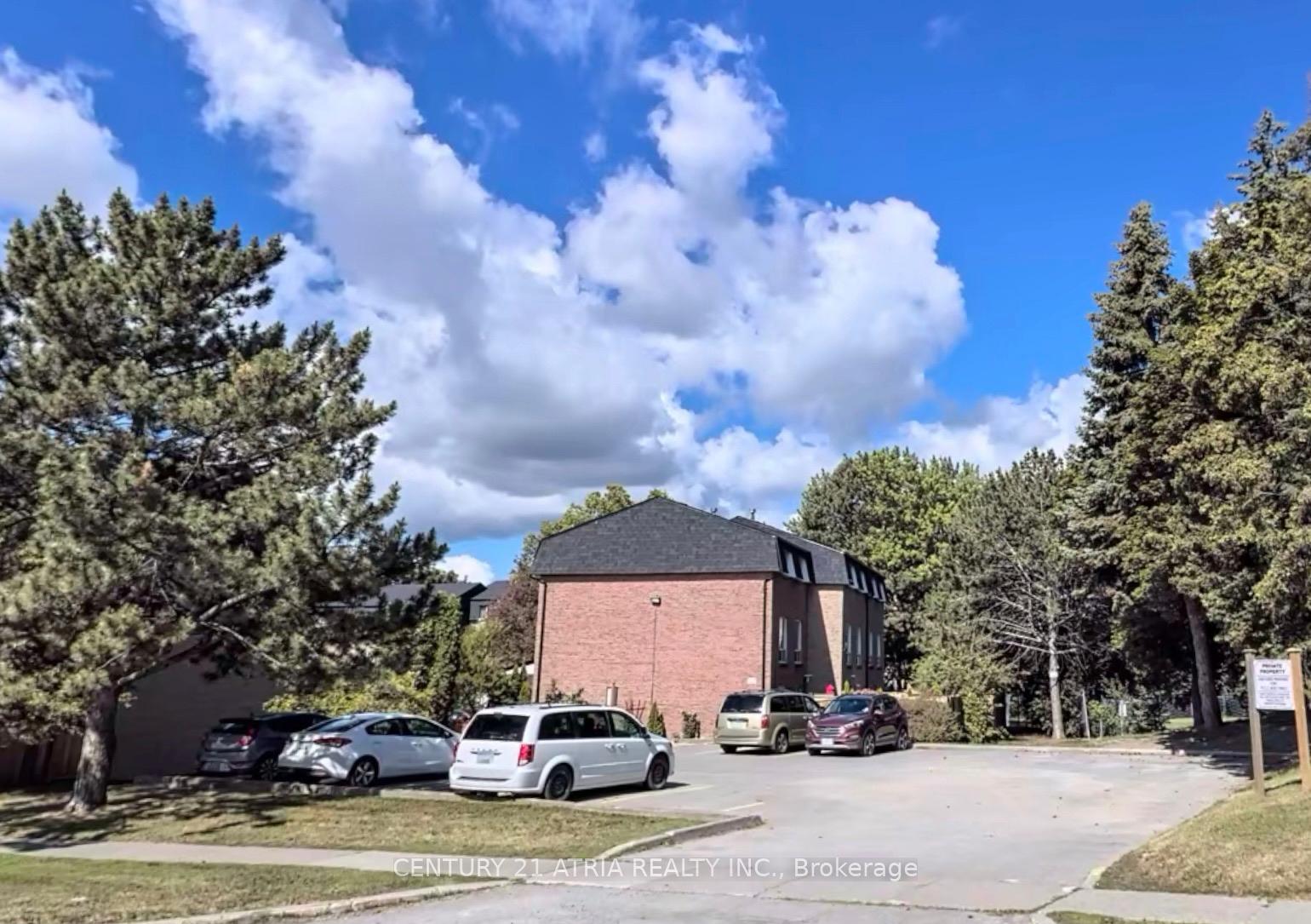 Photo 23 of 38 Henderson Drive, Aurora, Aurora Highlands — HOMEH