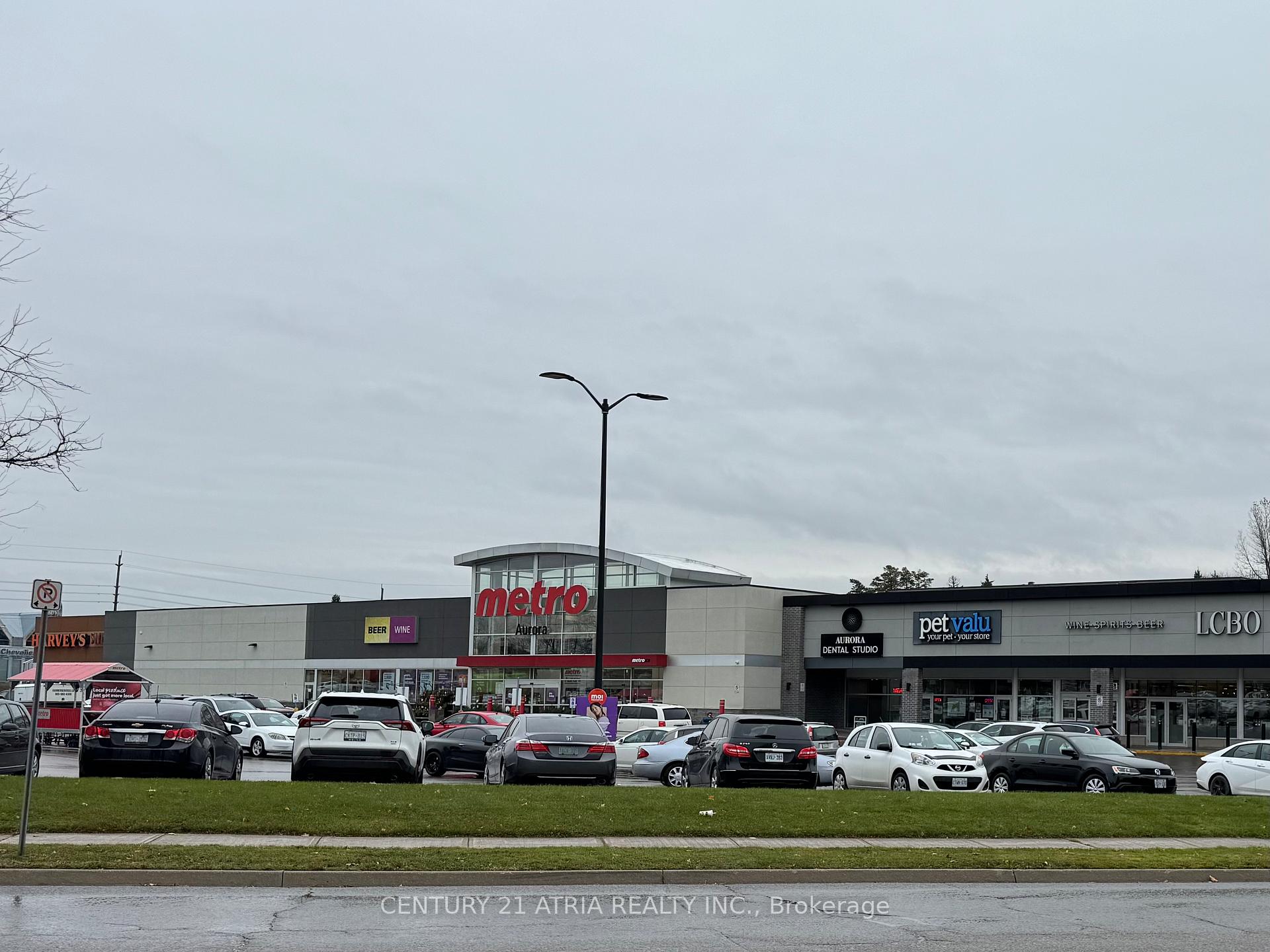 Photo 24 of 38 Henderson Drive, Aurora, Aurora Highlands — HOMEH