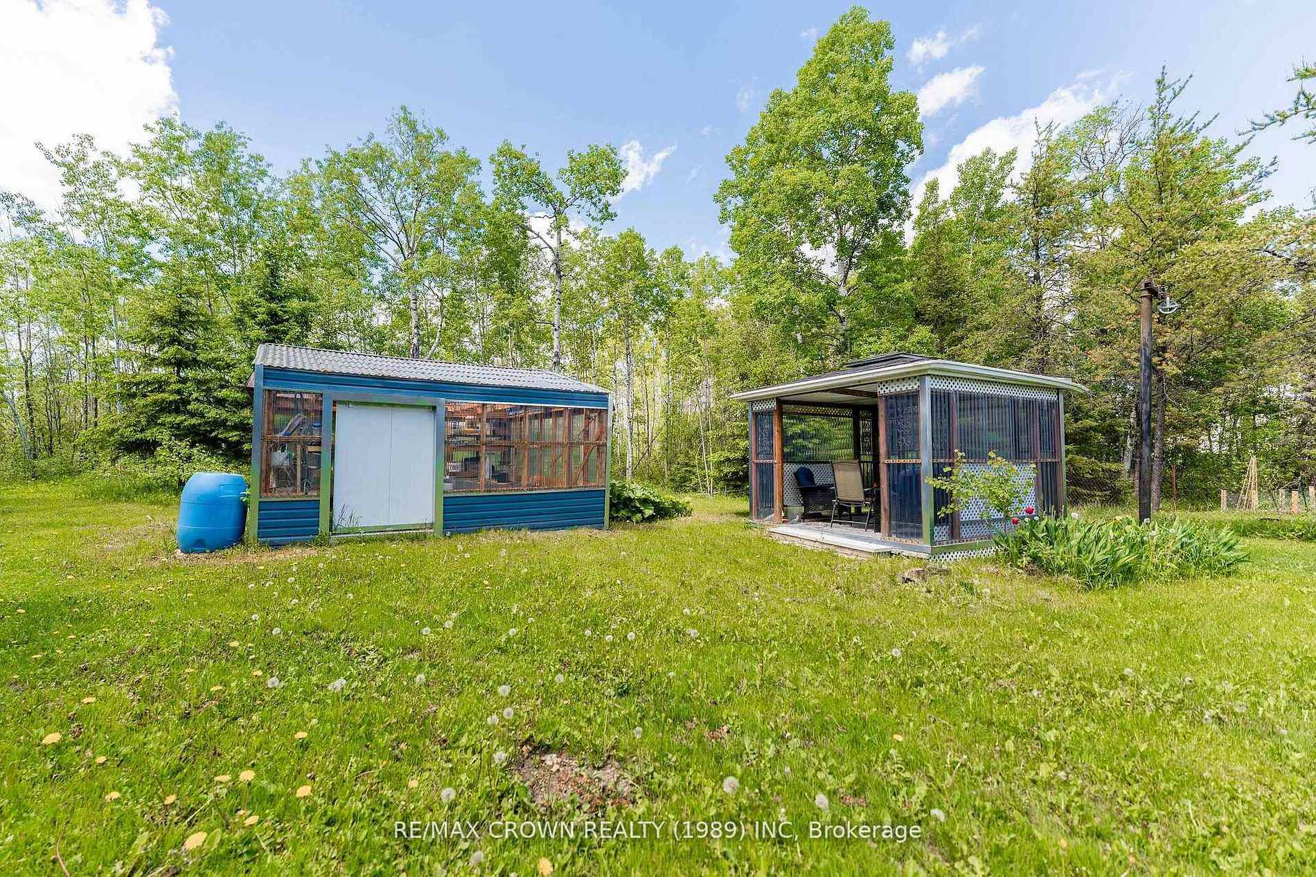 Photo 4 of 30 Pine Crescent, Kapuskasing — HOMEH