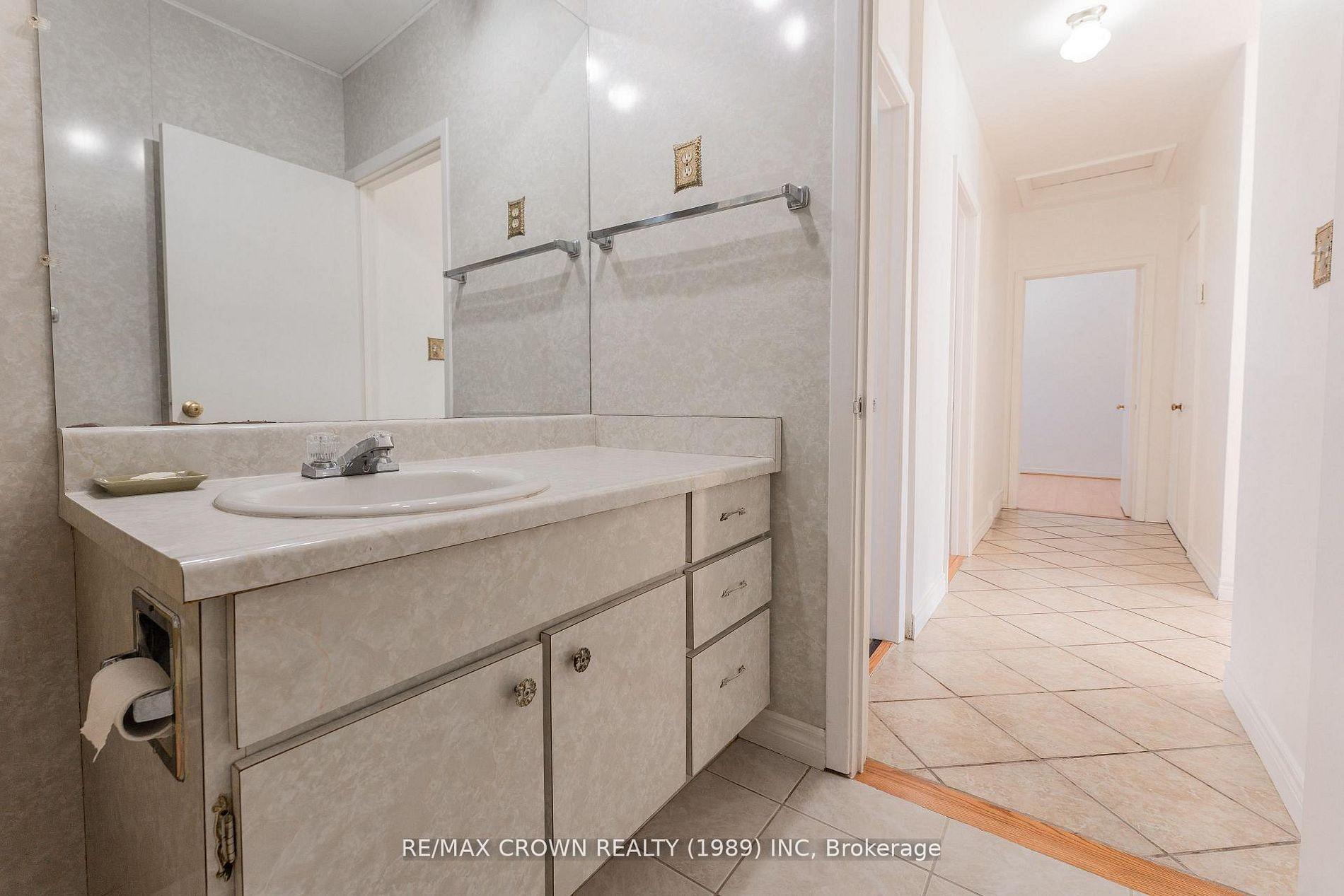 Photo 20 of 30 Pine Crescent, Kapuskasing — HOMEH