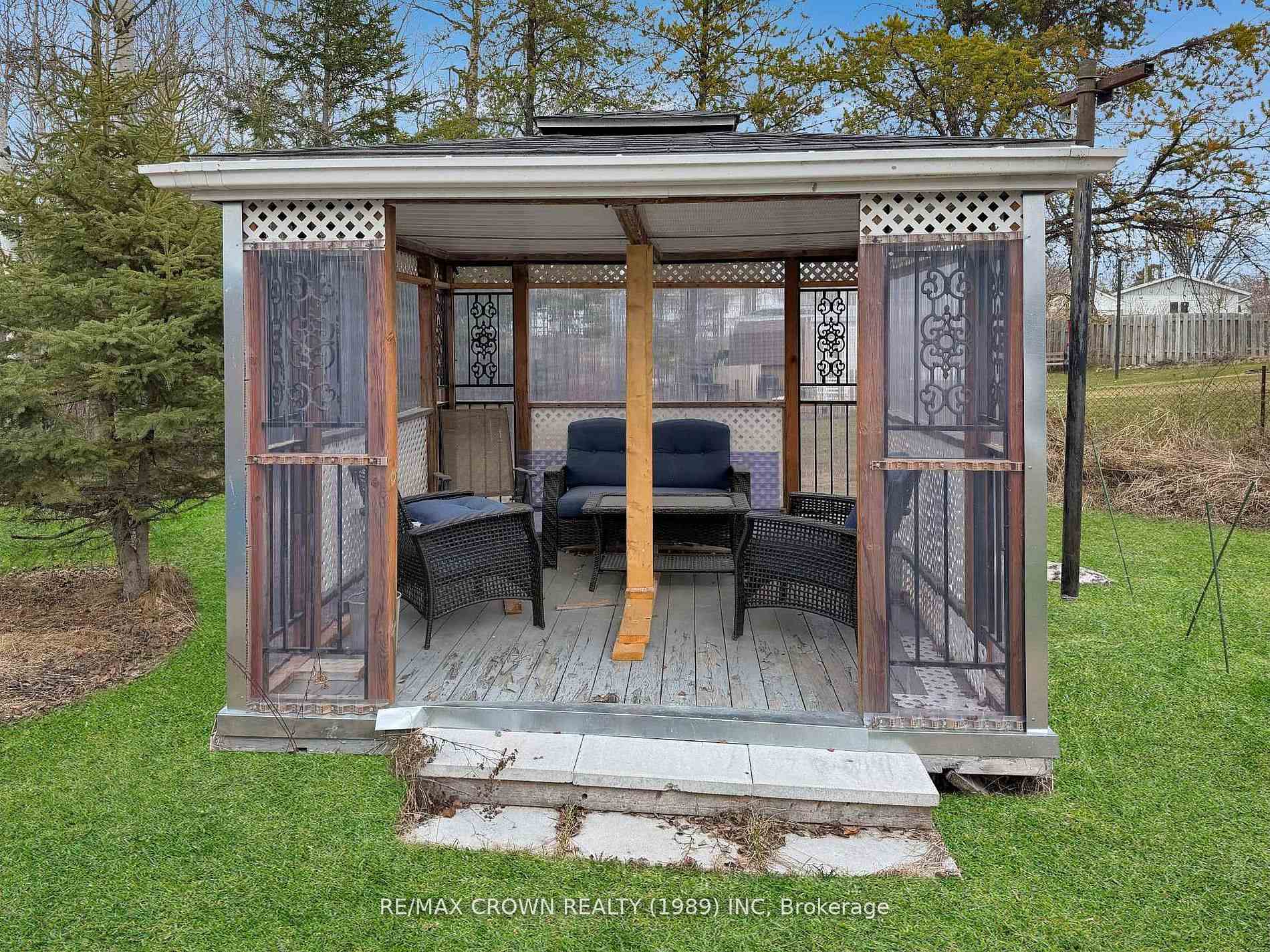 Photo 42 of 30 Pine Crescent, Kapuskasing — HOMEH