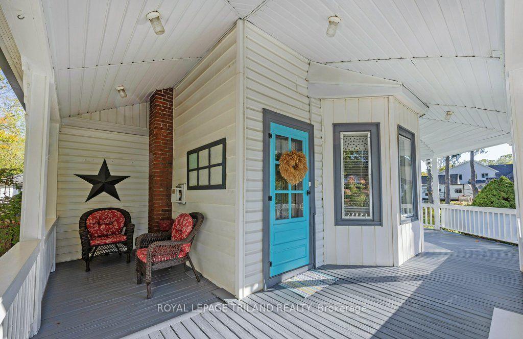 Photo 3 of 143 St George Street, St. Thomas — HOMEH