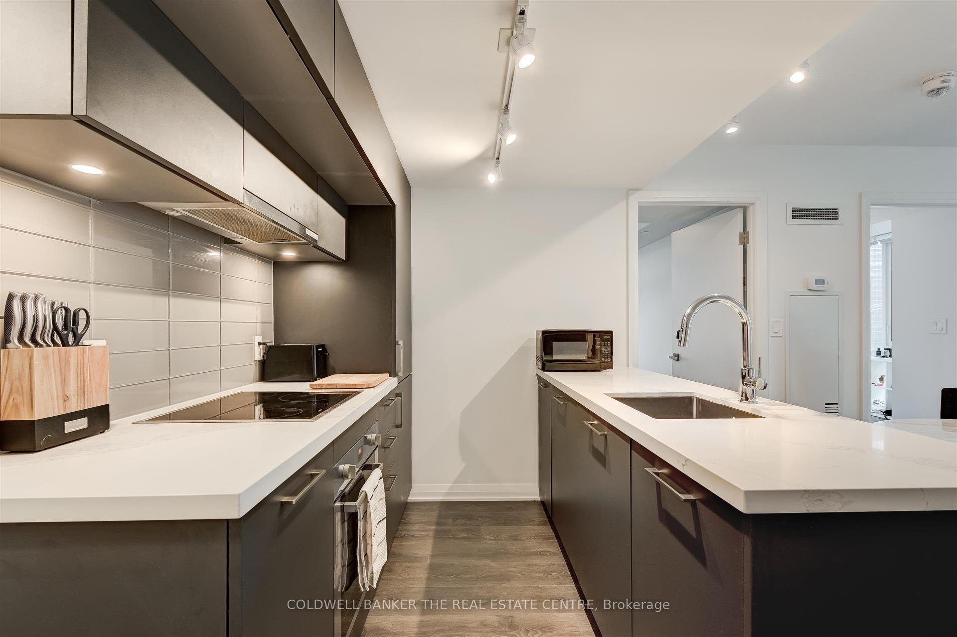 Photo 5 of Unit 304, 99 Foxbar Road, Toronto, Yonge-St. Clair — HOMEH