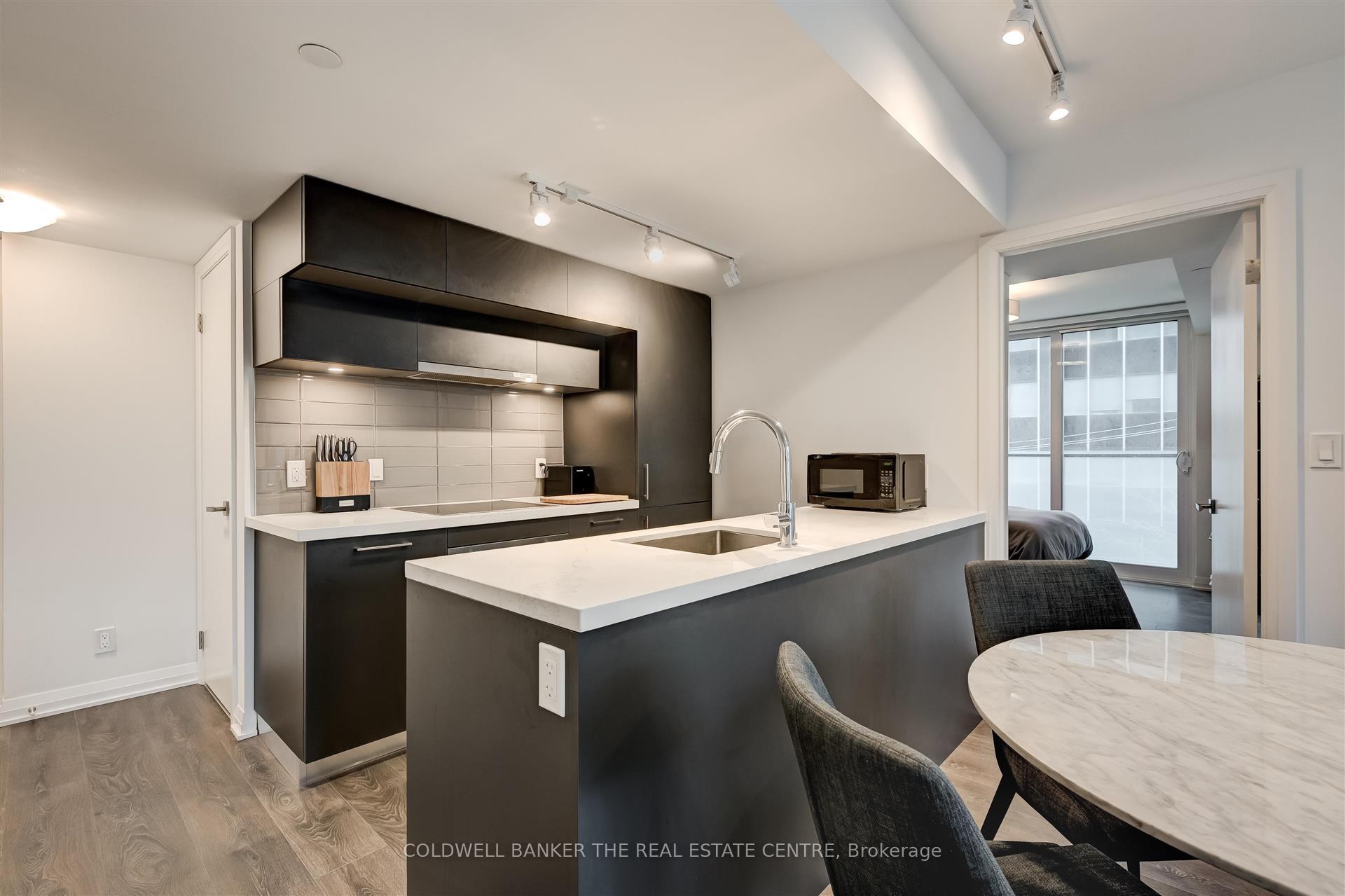 Photo 6 of Unit 304, 99 Foxbar Road, Toronto, Yonge-St. Clair — HOMEH