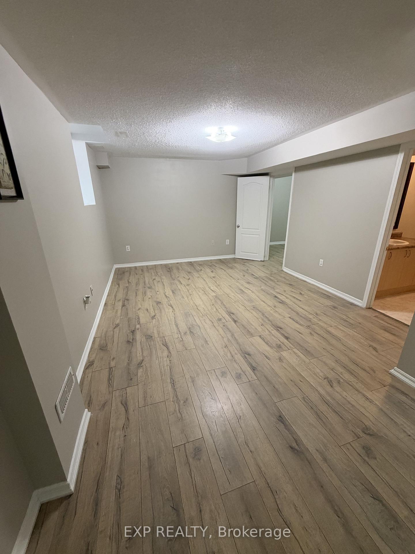 Photo 2 of 25 Portstewart Crescent, Brampton, Credit Valley — HOMEH