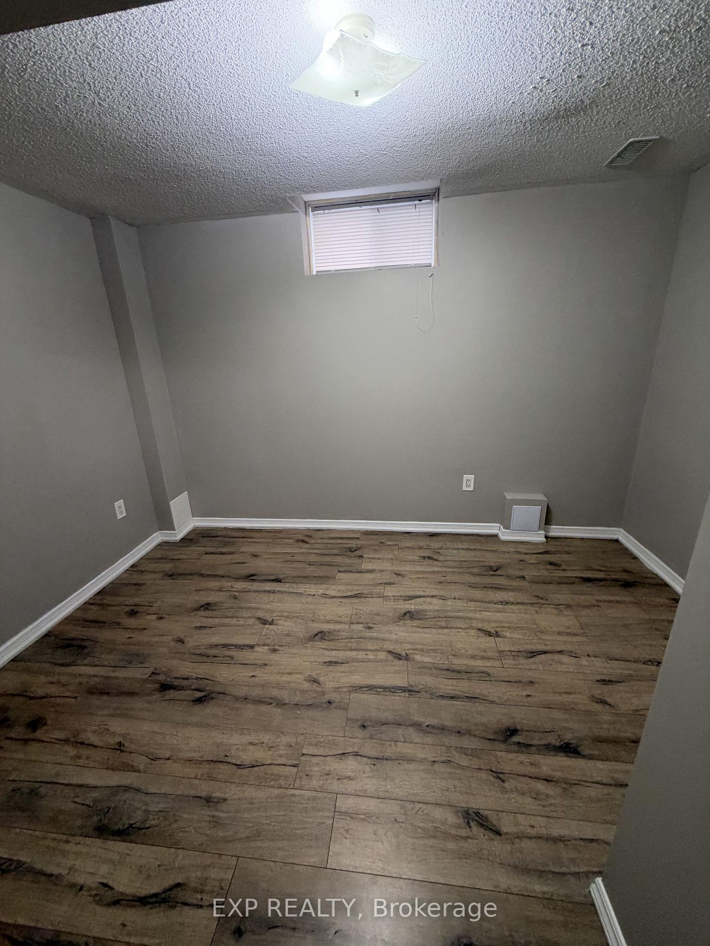Photo 5 of 25 Portstewart Crescent, Brampton, Credit Valley — HOMEH