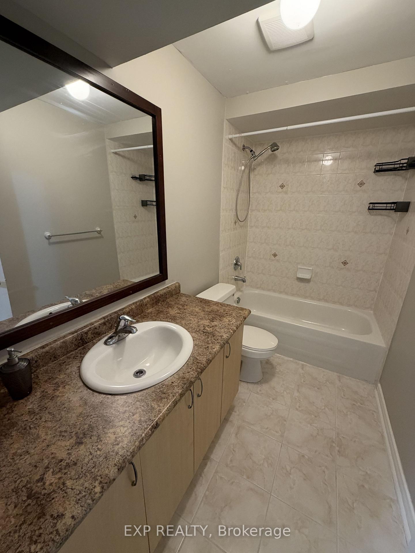 Photo 7 of 25 Portstewart Crescent, Brampton, Credit Valley — HOMEH