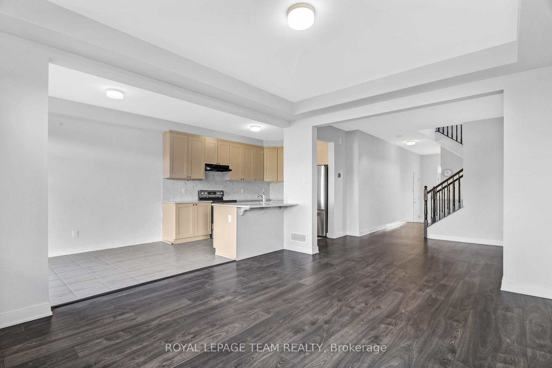Photo 11 of 2177 Winsome Terrace, Ottawa, Fallingbrook/Gardenway South — HOMEH