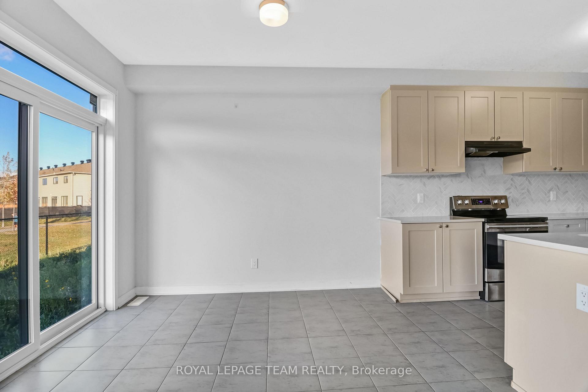 Photo 15 of 2177 Winsome Terrace, Ottawa, Fallingbrook/Gardenway South — HOMEH