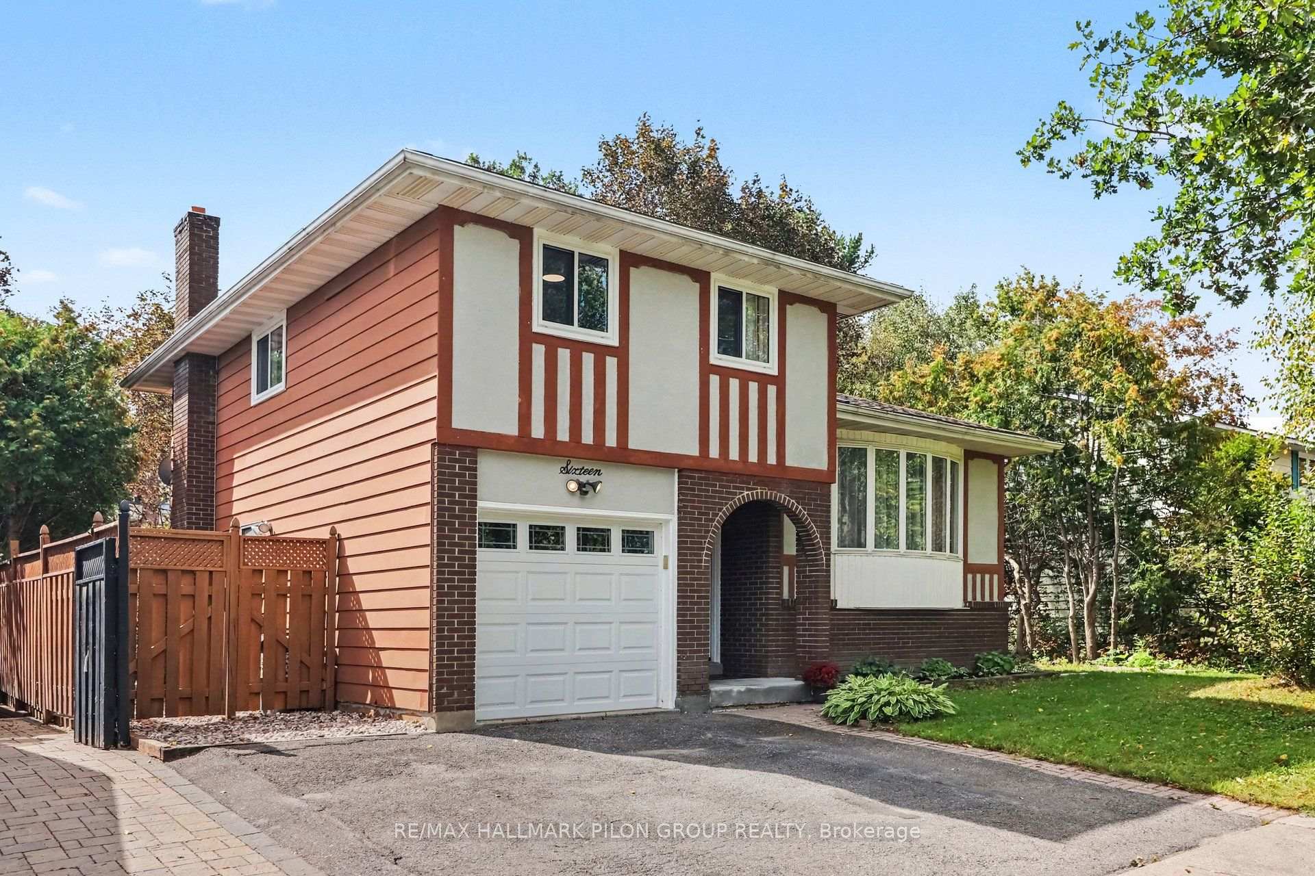 Photo 2 of 16 Eastpark Drive, Ottawa, Blackburn Hamlet — HOMEH