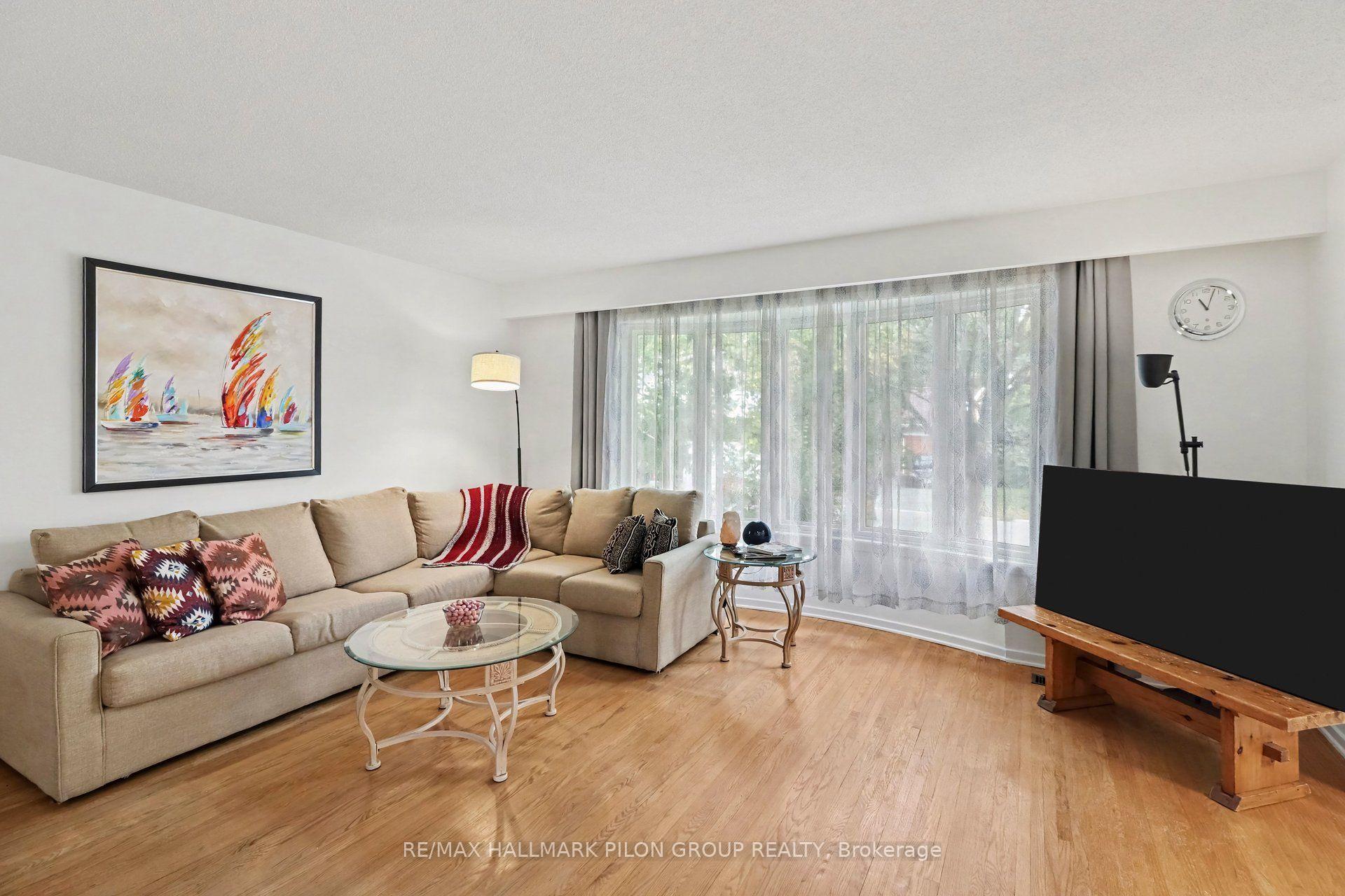 Photo 5 of 16 Eastpark Drive, Ottawa, Blackburn Hamlet — HOMEH