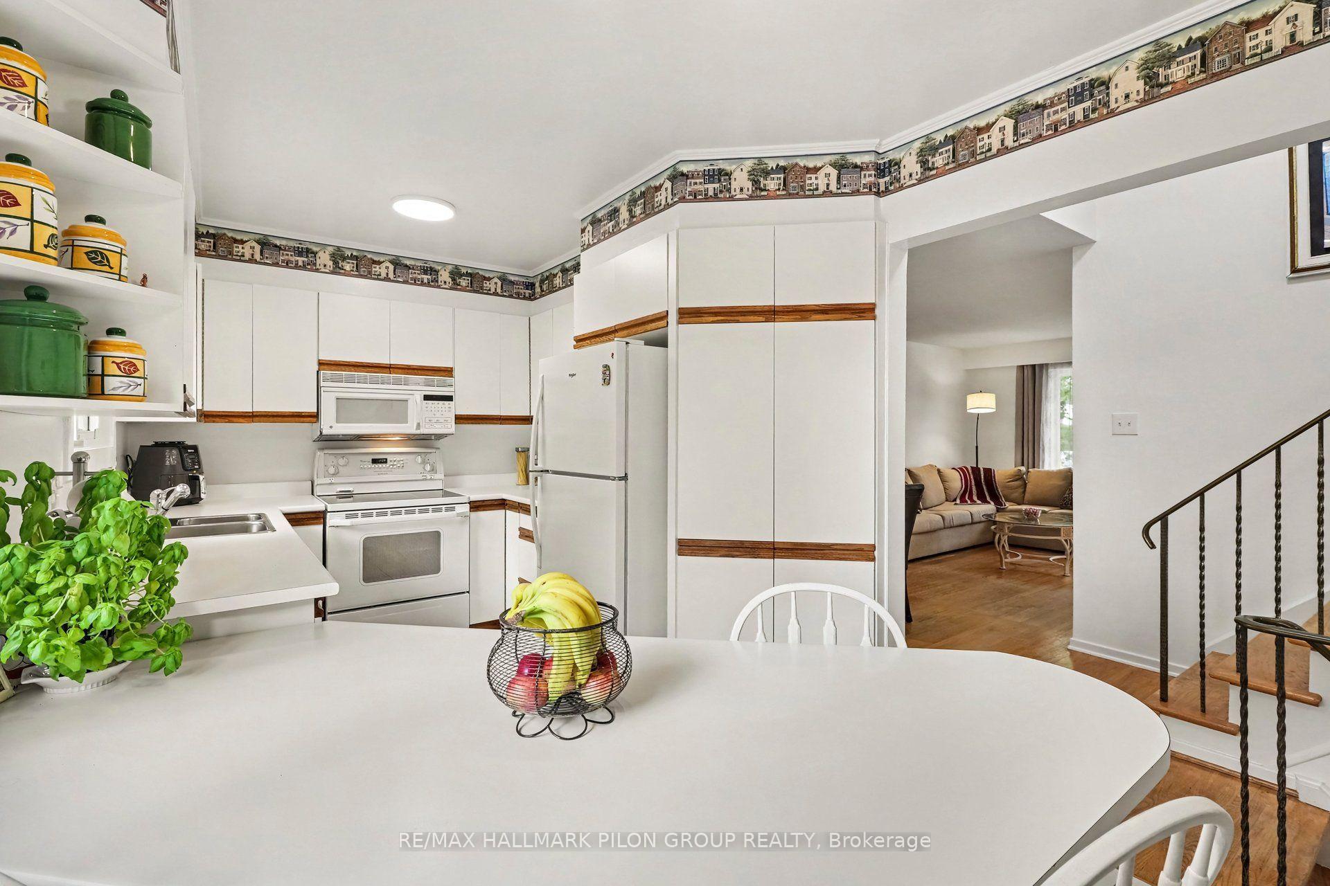 Photo 9 of 16 Eastpark Drive, Ottawa, Blackburn Hamlet — HOMEH