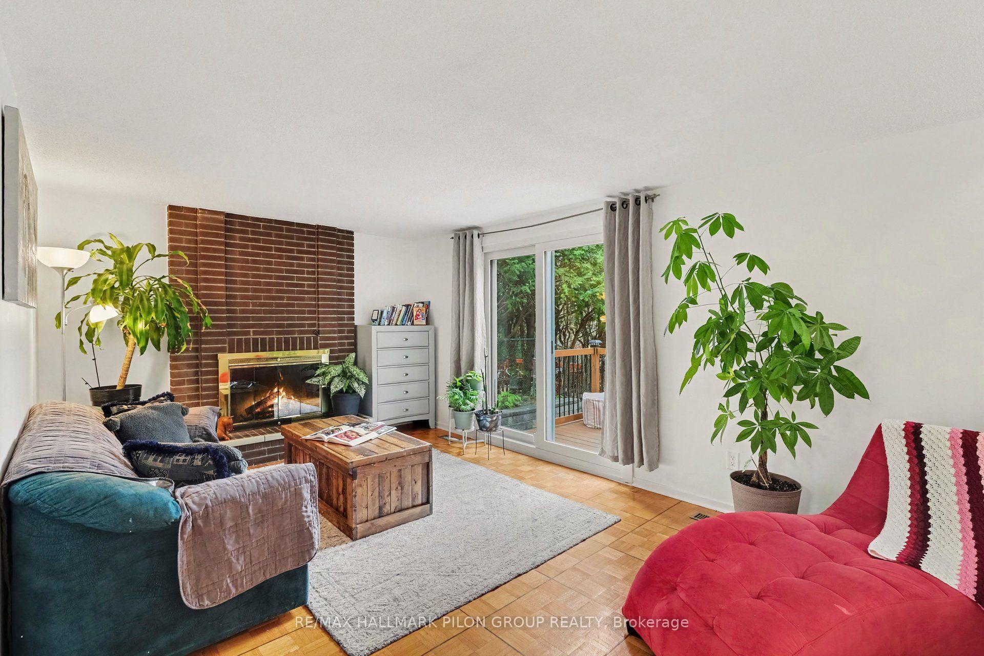 Photo 11 of 16 Eastpark Drive, Ottawa, Blackburn Hamlet — HOMEH