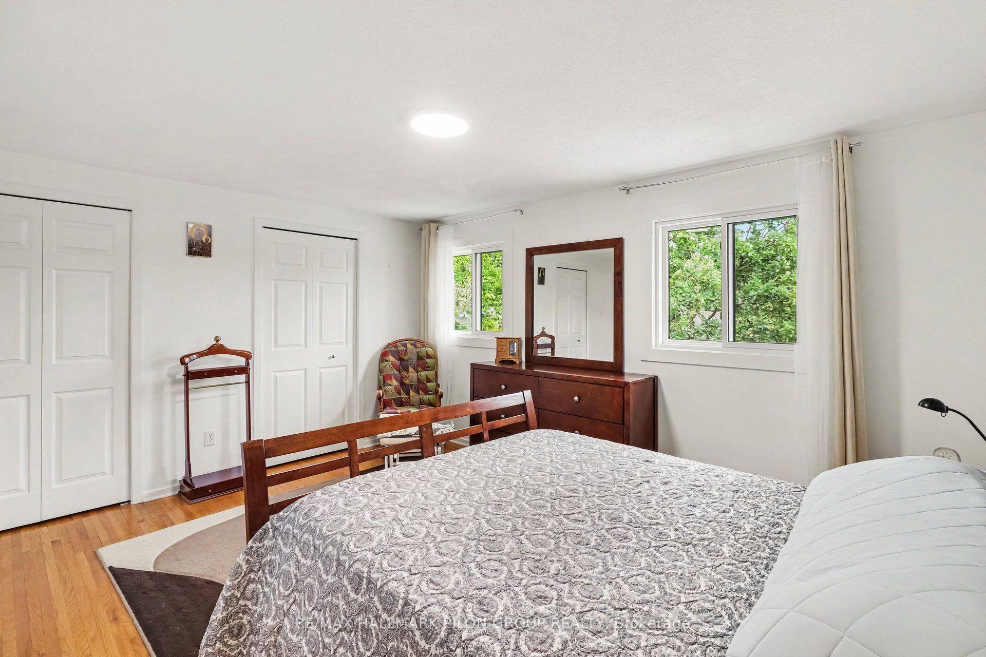 Photo 15 of 16 Eastpark Drive, Ottawa, Blackburn Hamlet — HOMEH
