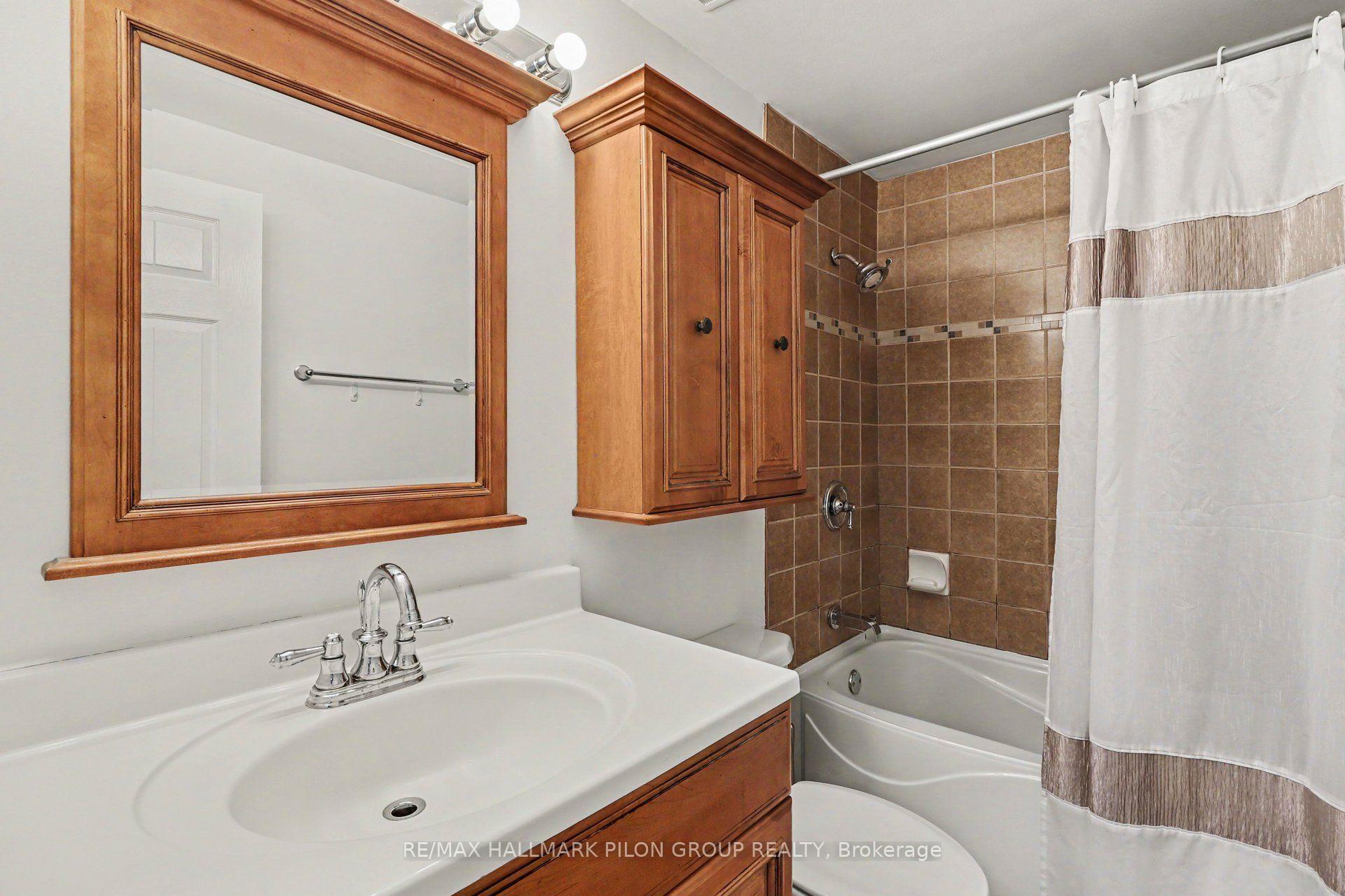 Photo 17 of 16 Eastpark Drive, Ottawa, Blackburn Hamlet — HOMEH
