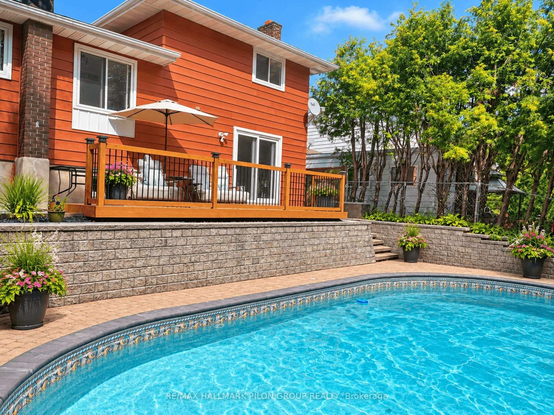 Photo 24 of 16 Eastpark Drive, Ottawa, Blackburn Hamlet — HOMEH